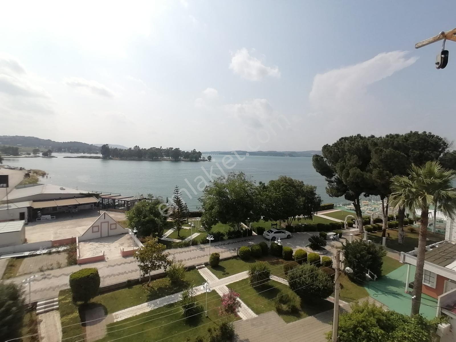 Emfadan Göle Sıfır 3+1 Dev Gibi Dairede Oturmak İstemezmisiniz .