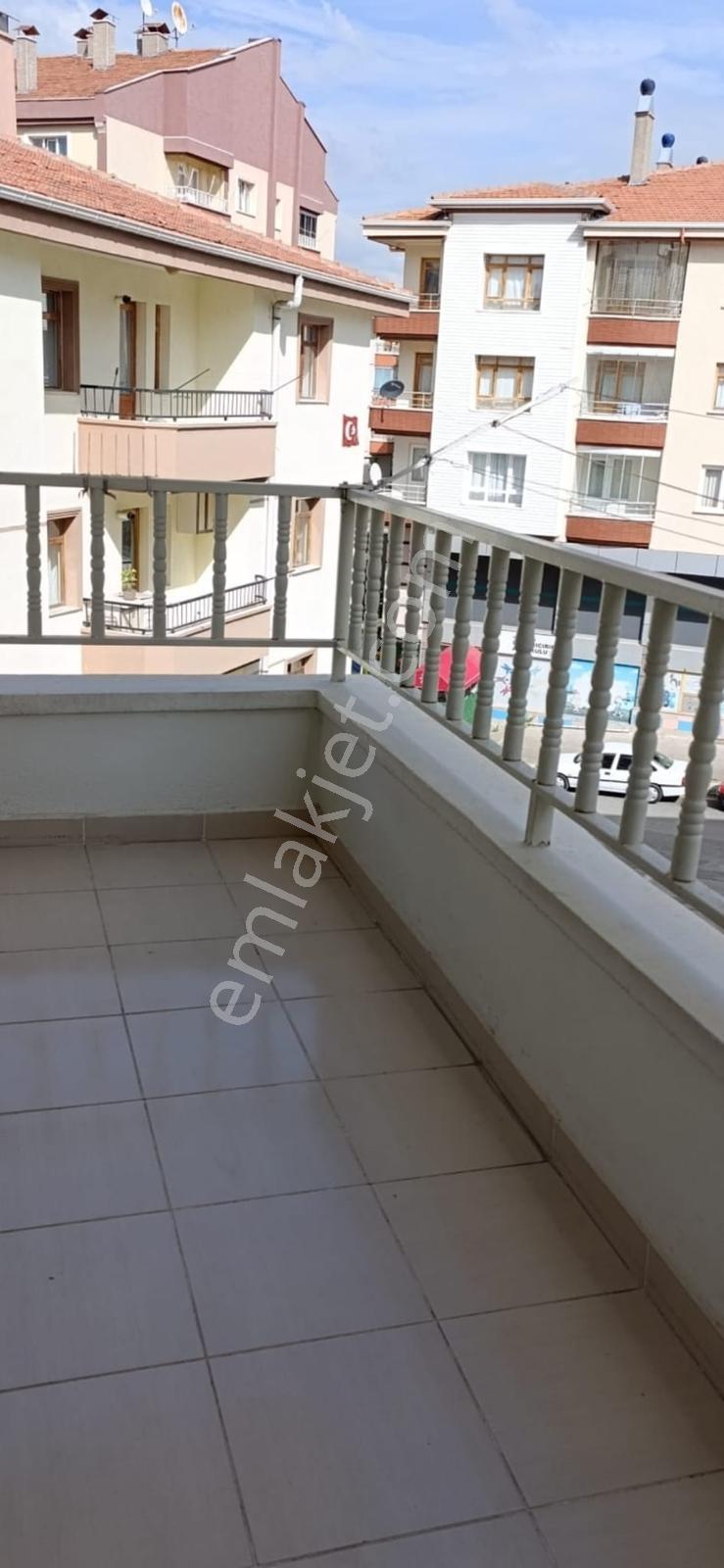 Barut Emlaktan Eski Çarşamba Pazarı Yanı Yapılı 2+1 Daire 3. Kat - Görsel 3