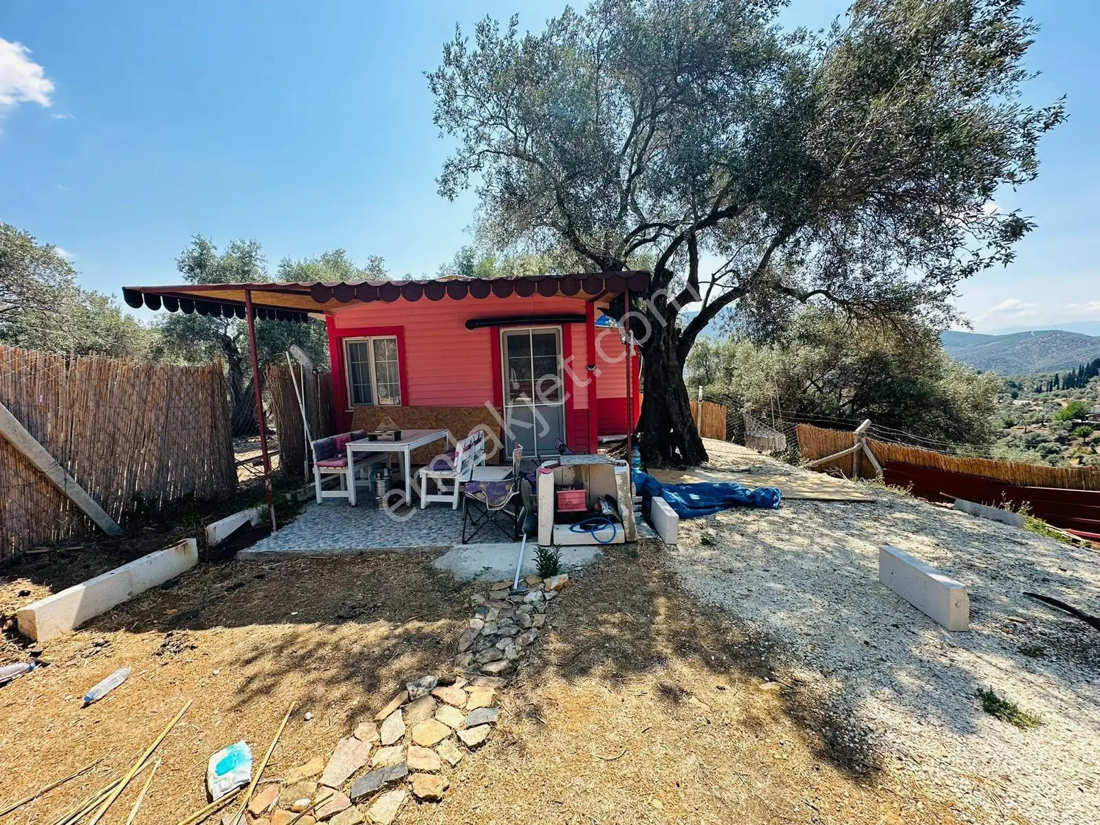 Çenikler 150 M² Zeytinlik