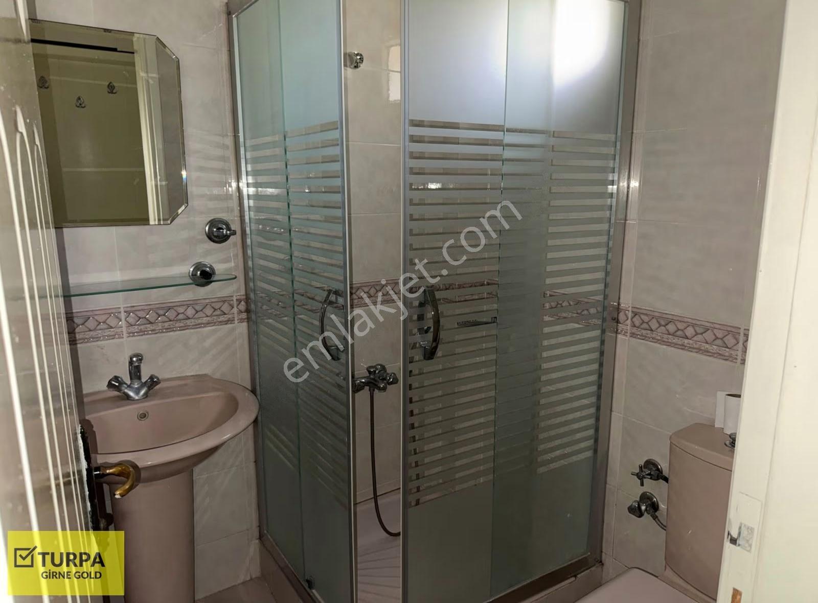 Urla Yelaltı'nda İtfayenin Karşısında Kiralık Bahçeli 4+1 Villa - Görsel 11