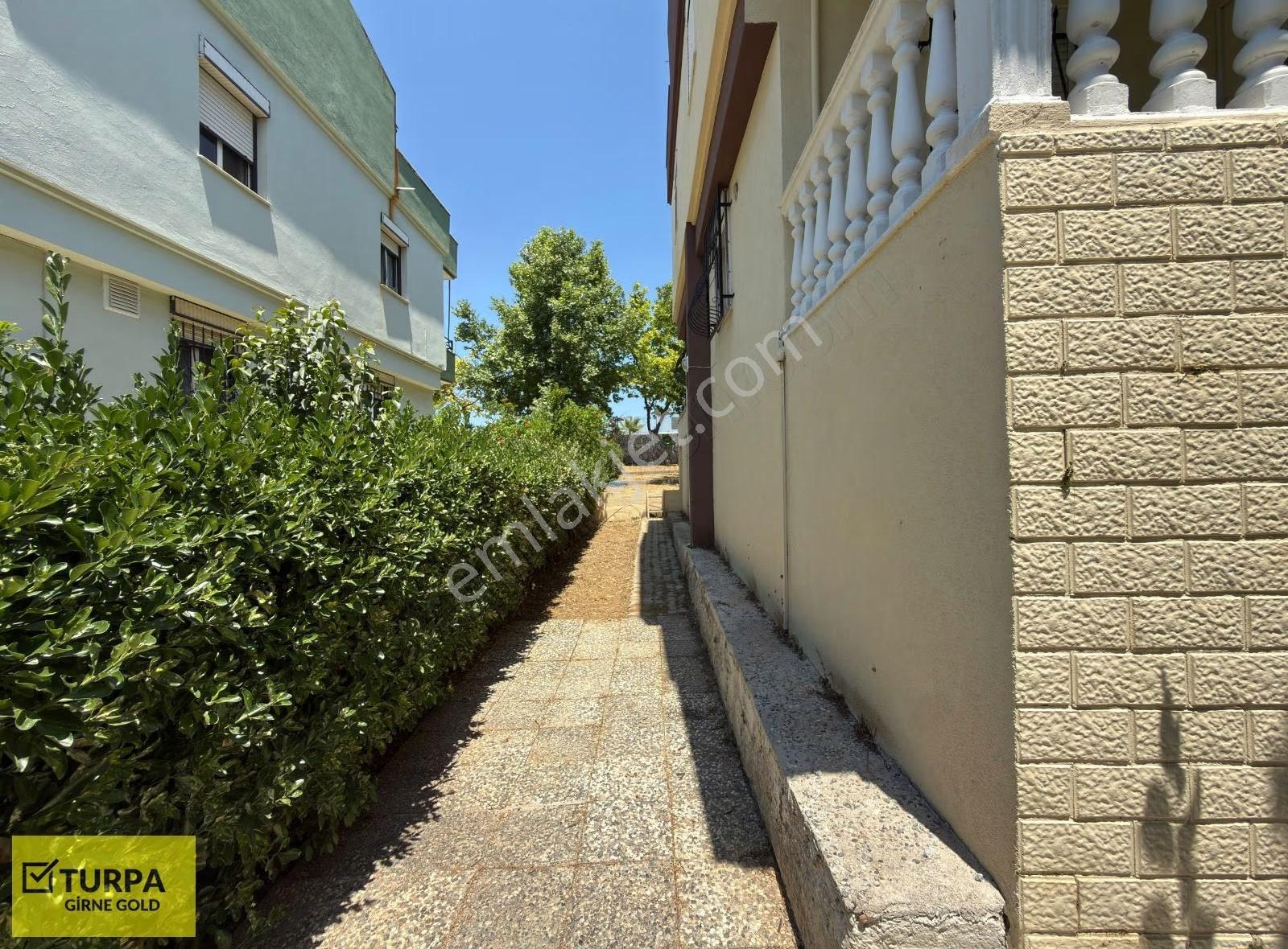 Urla Yelaltı'nda İtfayenin Karşısında Kiralık Bahçeli 4+1 Villa - Görsel 25