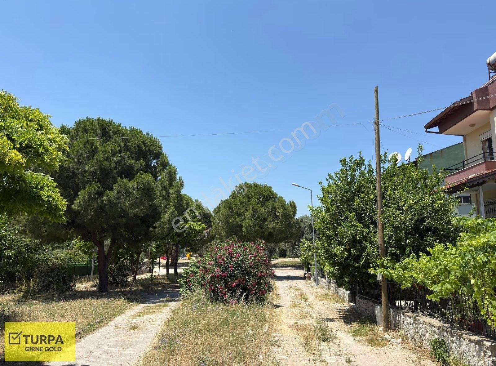 Urla Yelaltı'nda İtfayenin Karşısında Kiralık Bahçeli 4+1 Villa - Görsel 28
