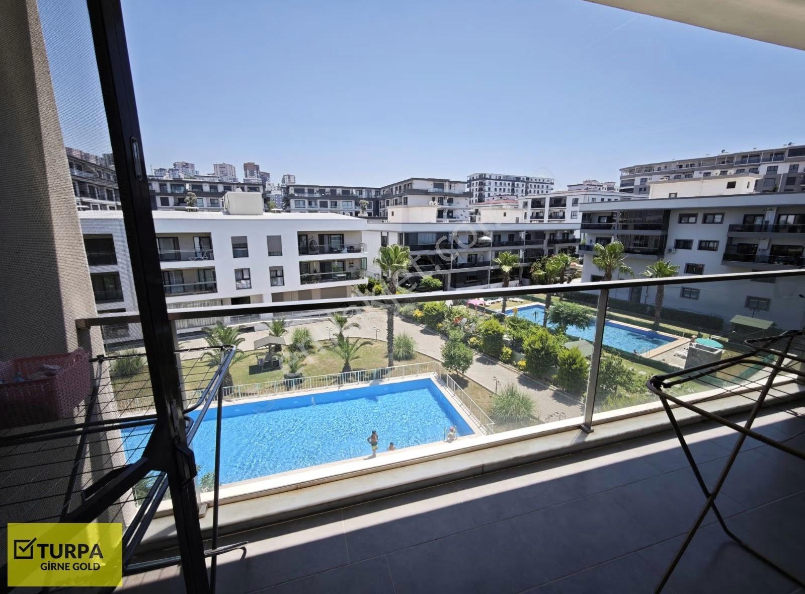 Menemen 9 Eylül'de İzabana Yakın Havuzlu Site, Kiralık Geniş 3+1