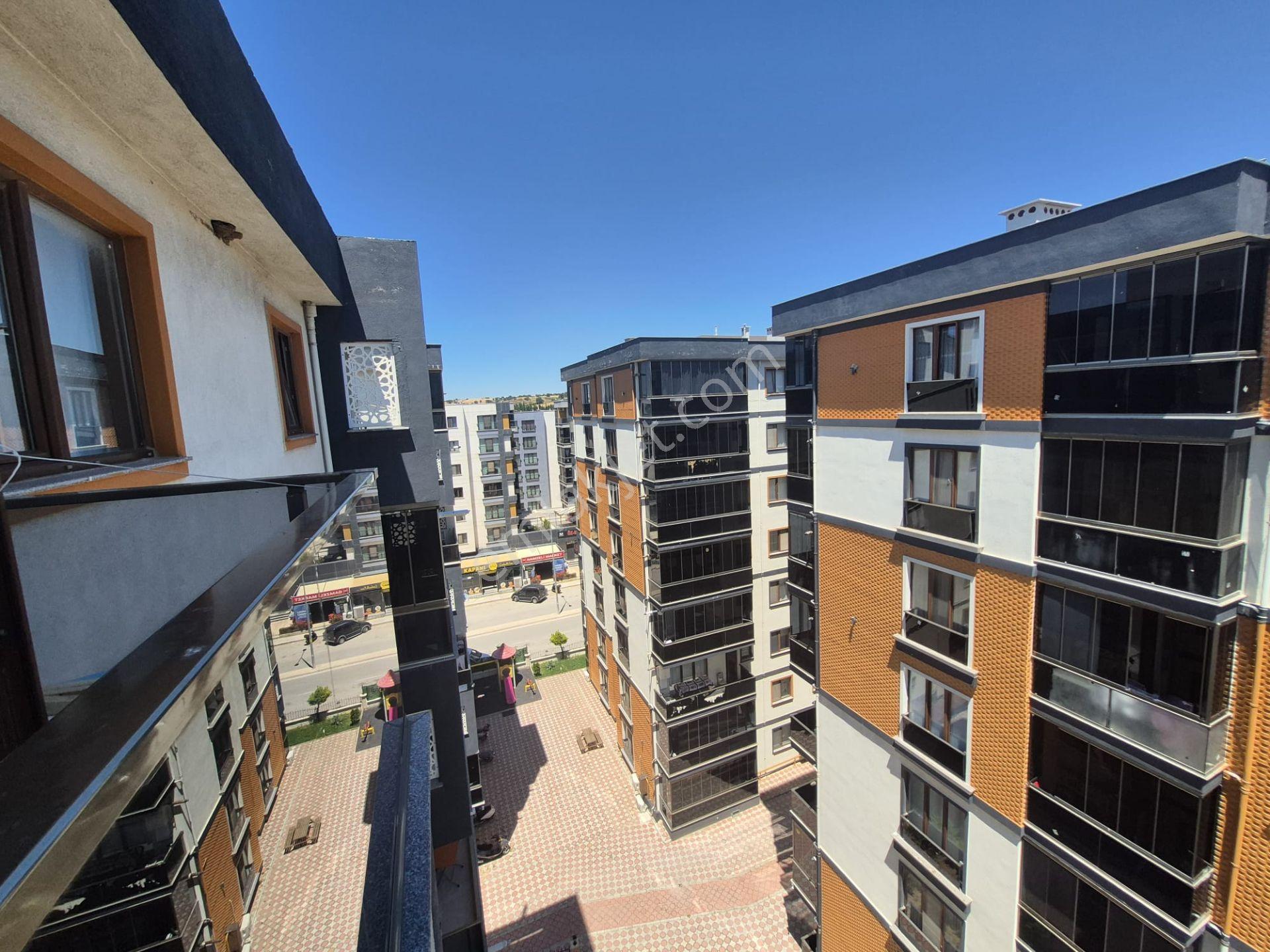 Çanakkale Merkez İsmetpaşa Mahallesi'nde Satılık 2+1 Eşyalı Daire - Görsel 20