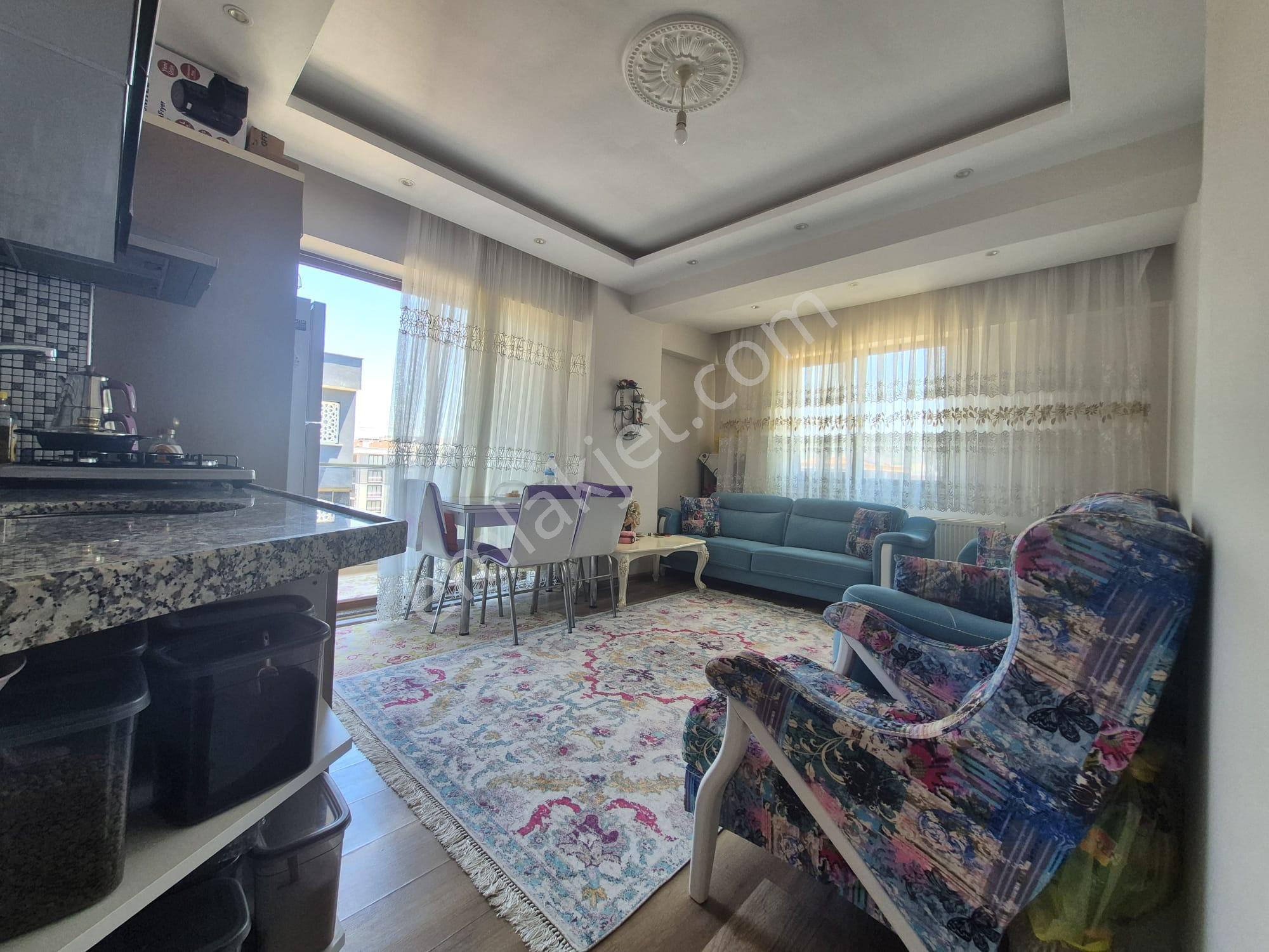 Çanakkale Merkez İsmetpaşa Mahallesi'nde Satılık 2+1 Eşyalı Daire