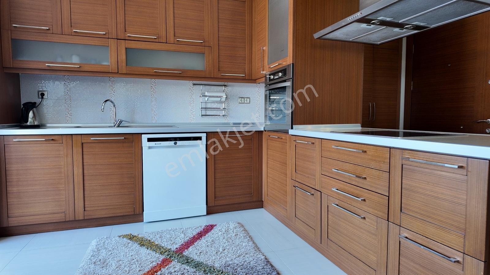 Ordu'nun En Merkezi Konumunda Eşyalı Kiralık 3+1 | Şık&ferah - Görsel 7