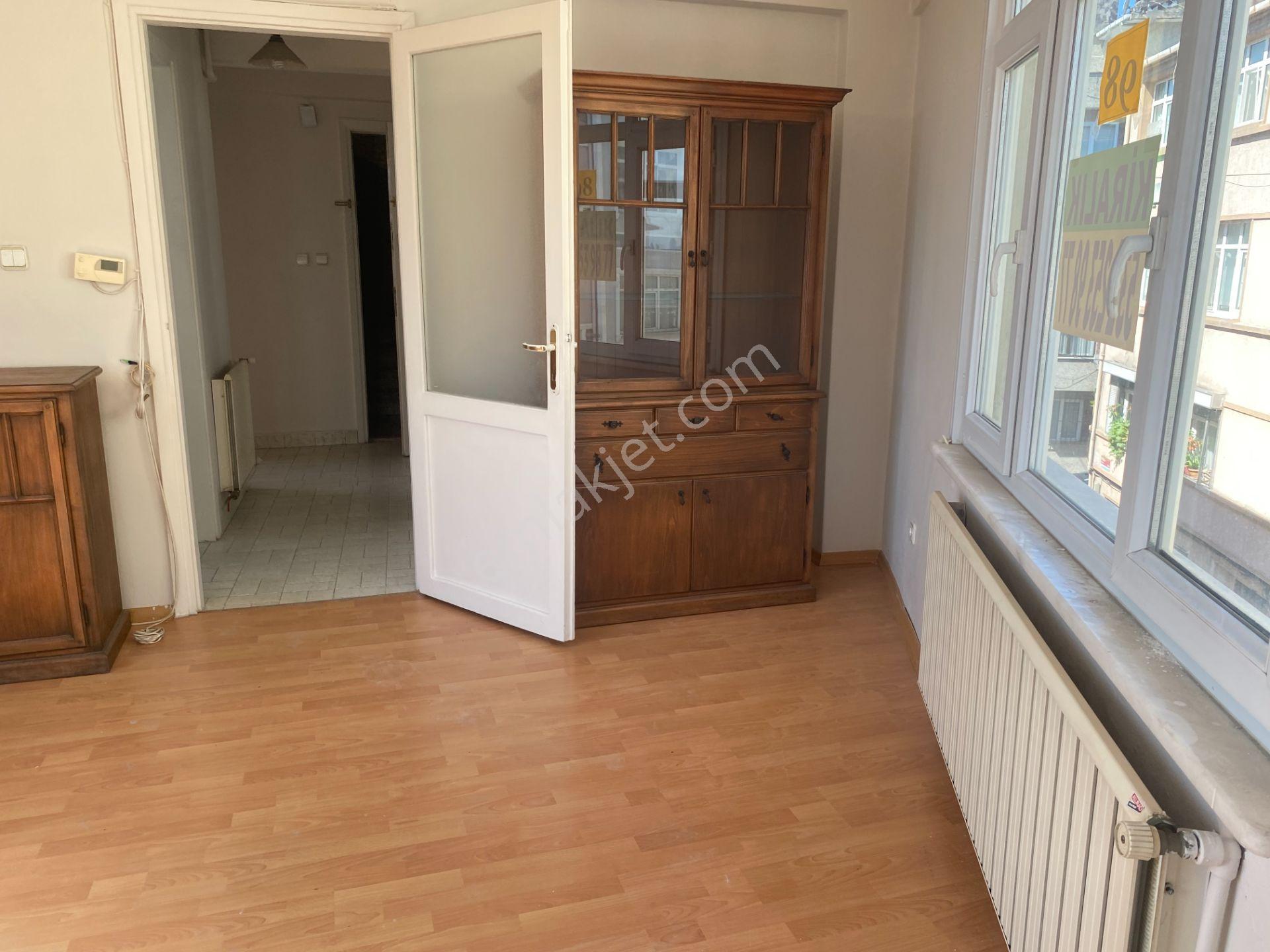 Destan-098 Kocamustafapaşa Cumartesi Pazar Civarı Deniz Manzaralı 2 Oda 1 Salon 80m2 - Görsel 34