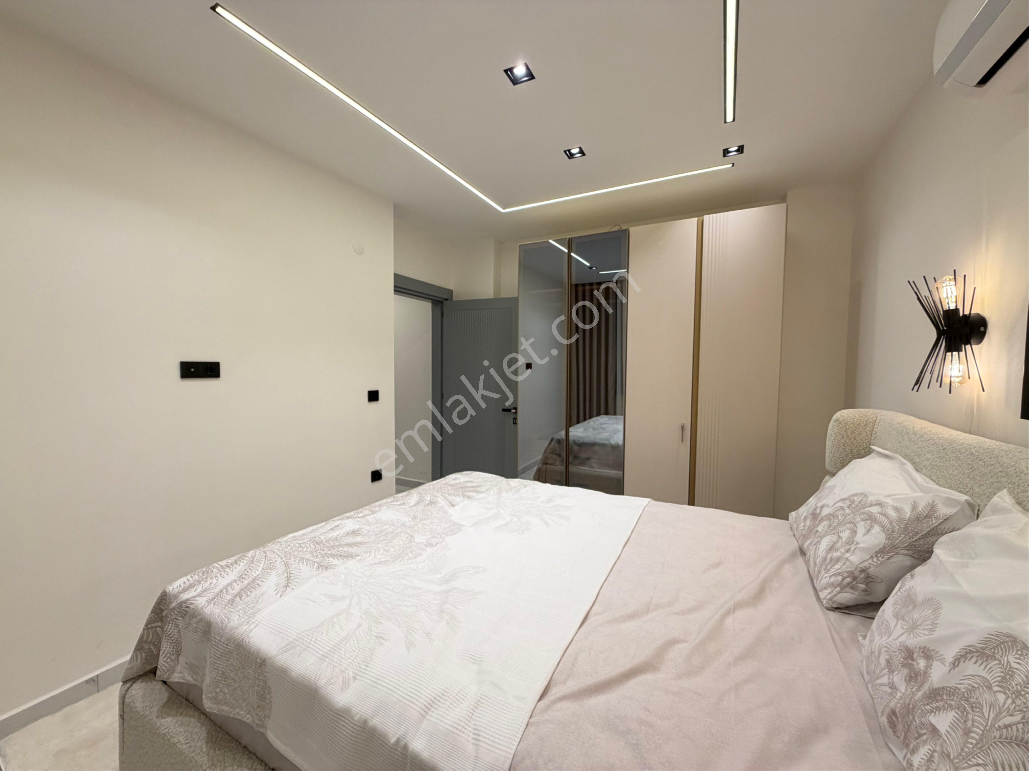 Didimde 5+1 700m2 Arsa İçende Saunalu Havuzlu Sinamalı Saray - Görsel 12