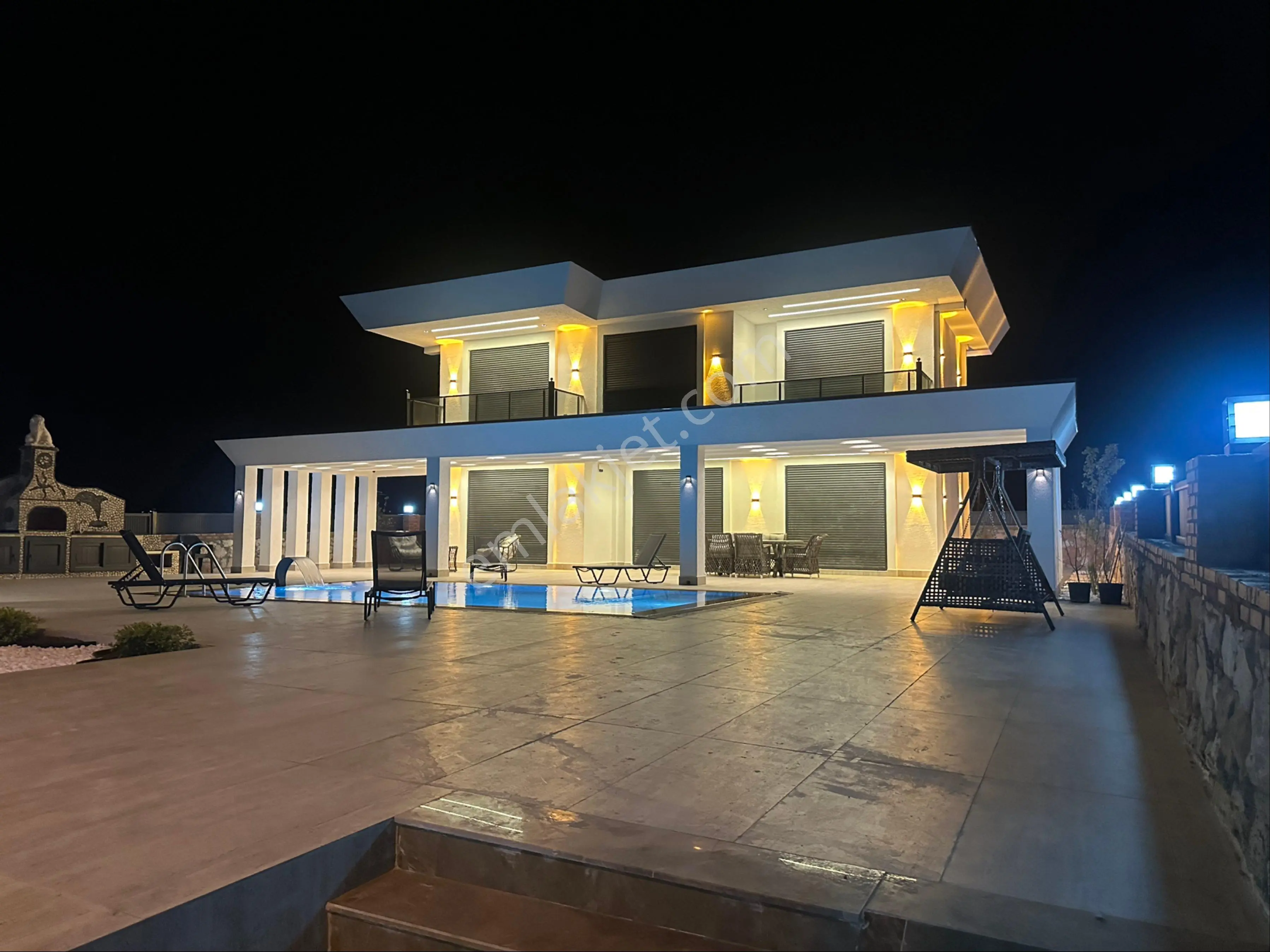 Didimde 5+1 700m2 Arsa İçende Saunalu Havuzlu Sinamalı Saray - Görsel 3