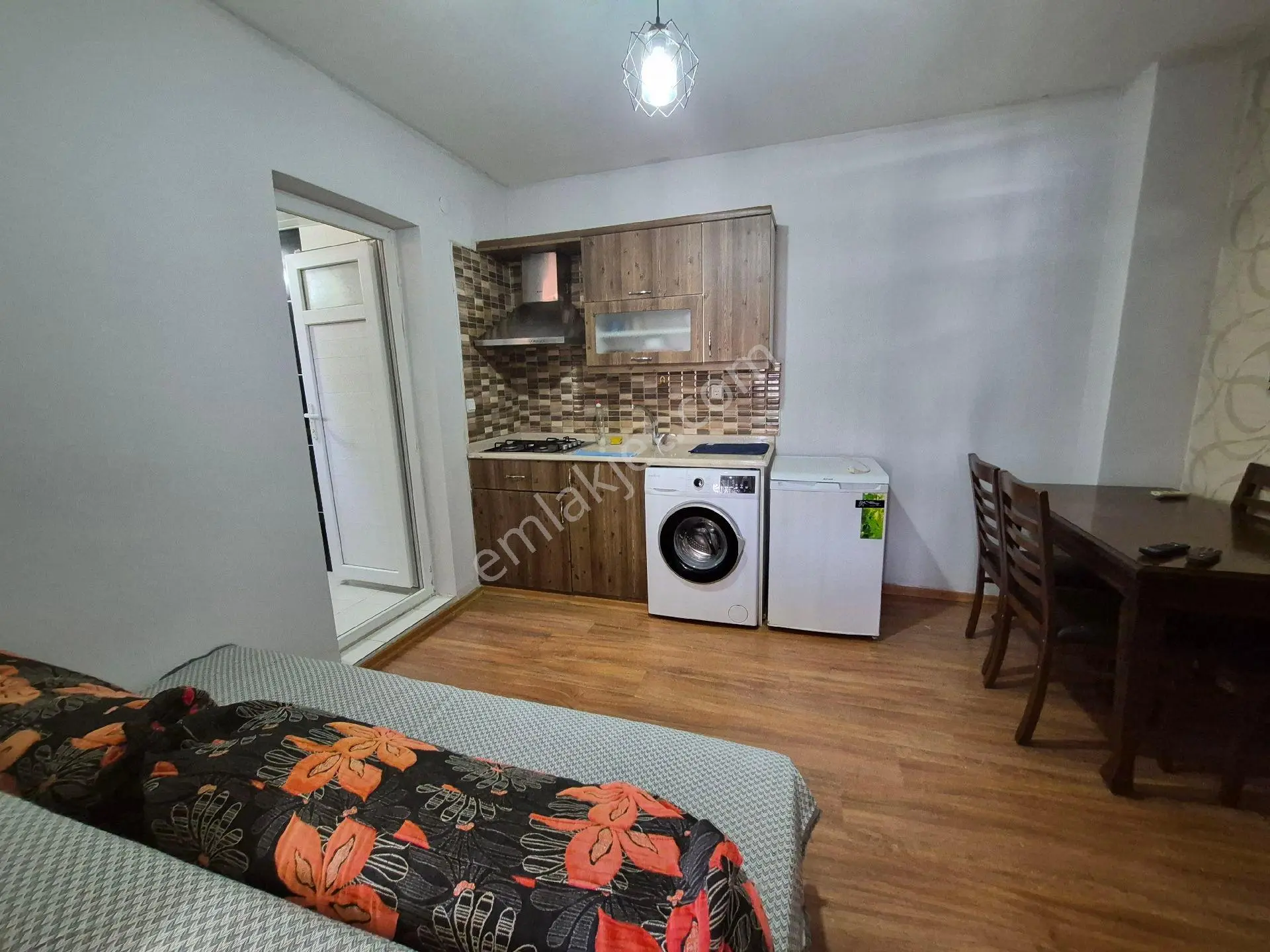 Çukurova Beyazevler 1+1 Eşyalı Kiralık Daire - Görsel 3