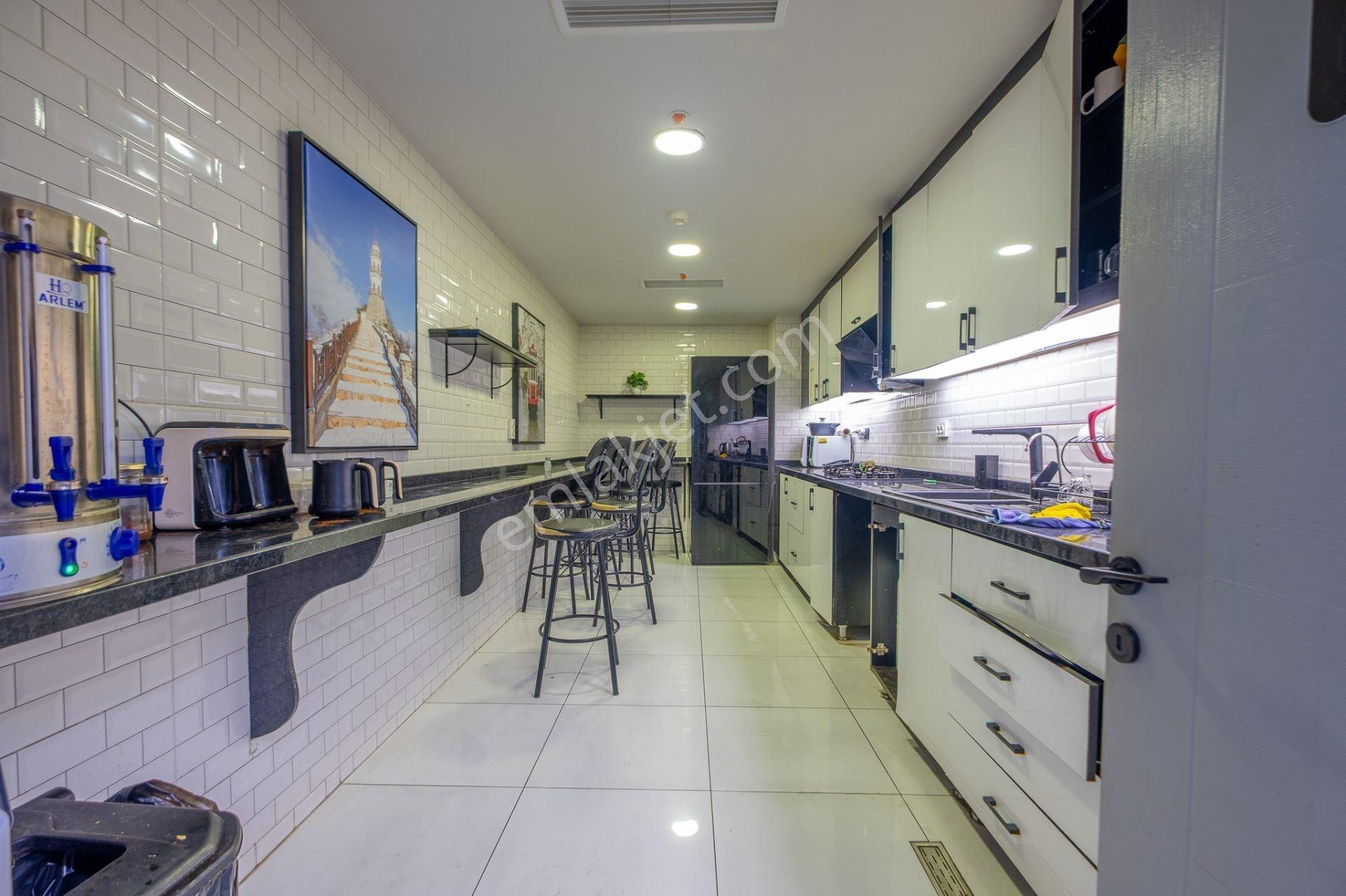 İstoç'da Full Yapılı Kiralık 1000 M2 Tam Kat Plaza - Görsel 23