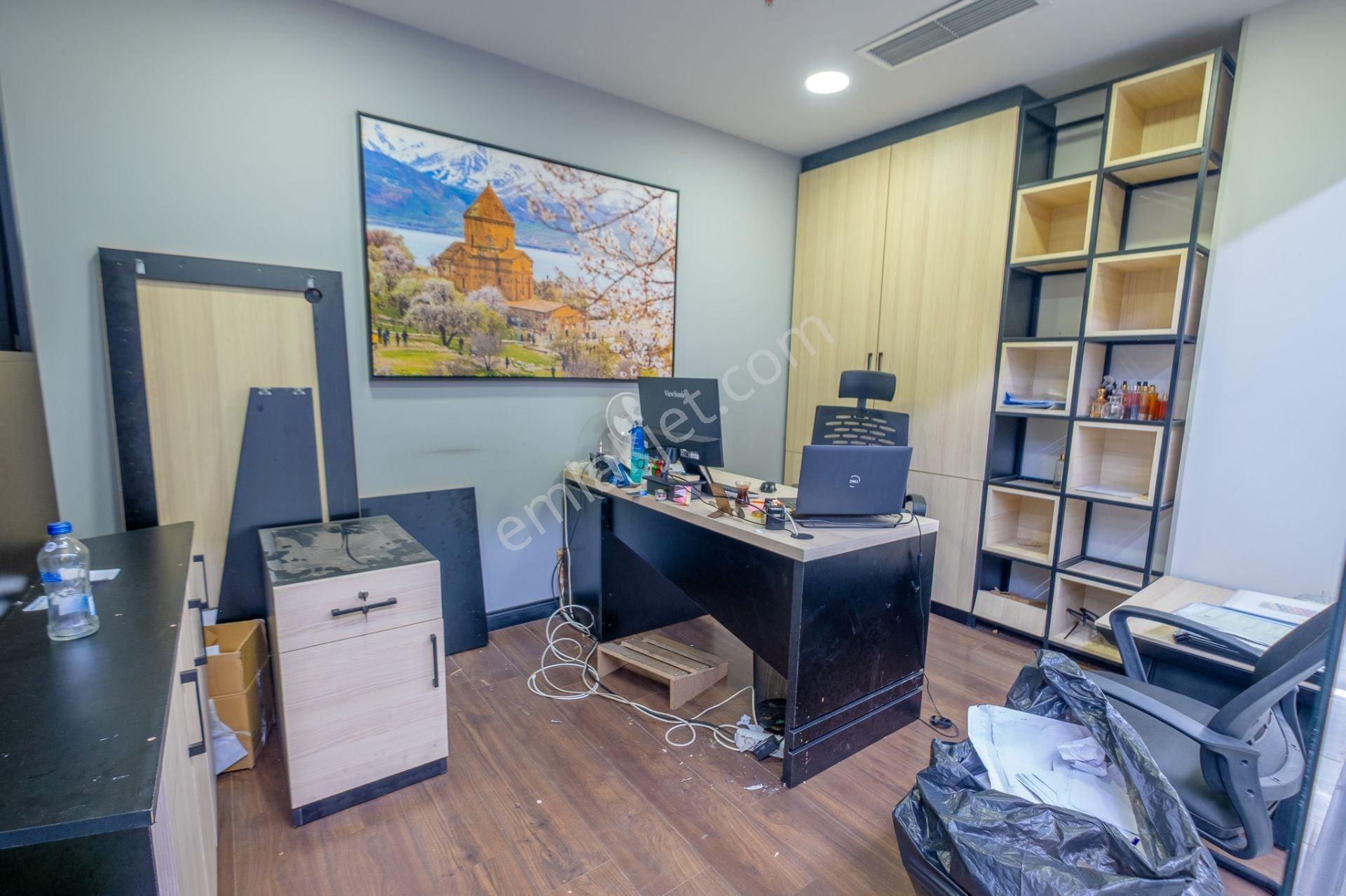 İstoç'da Full Yapılı Kiralık 1000 M2 Tam Kat Plaza - Görsel 10