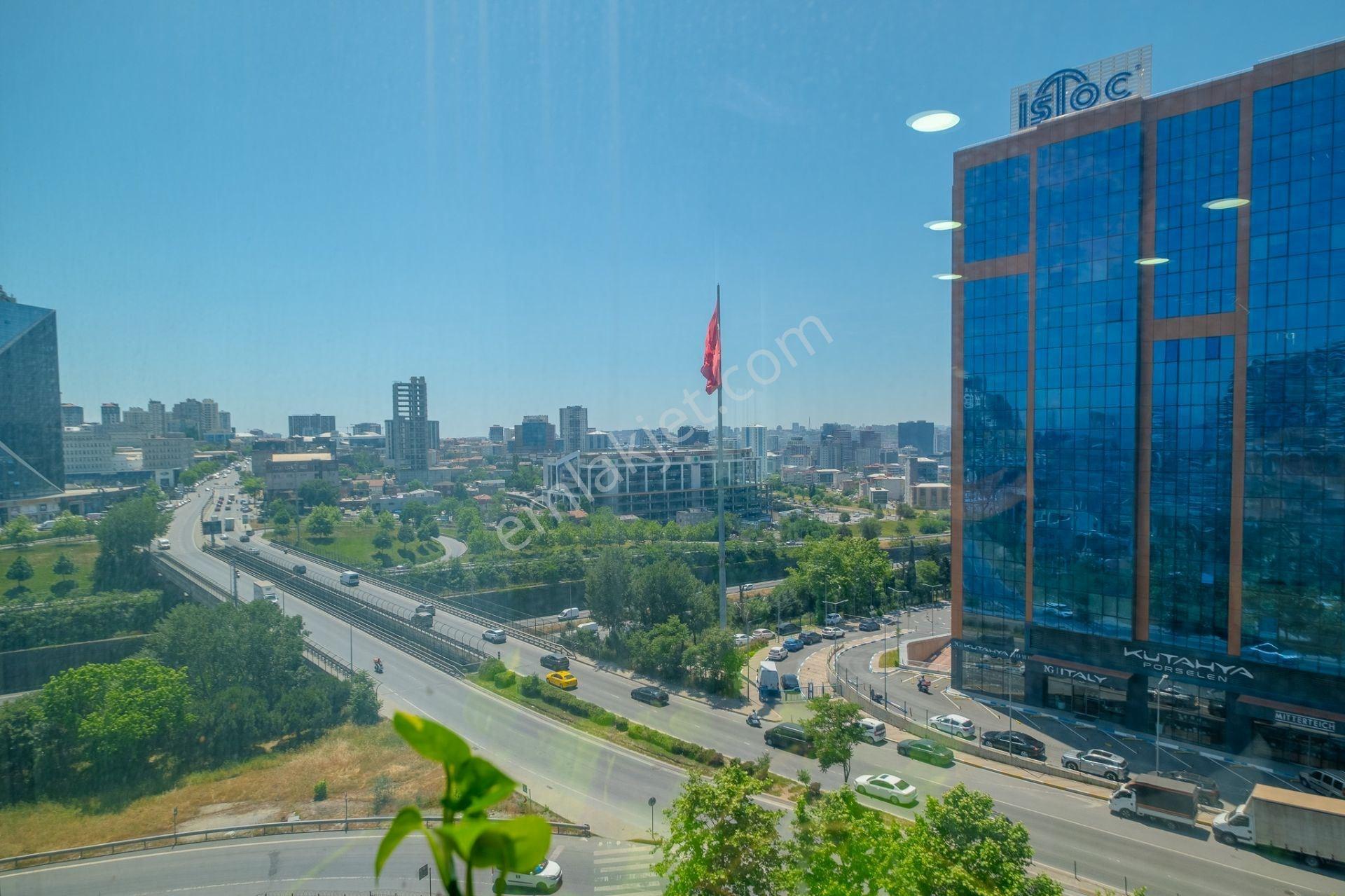 İstoç'da Full Yapılı Kiralık 1000 M2 Tam Kat Plaza