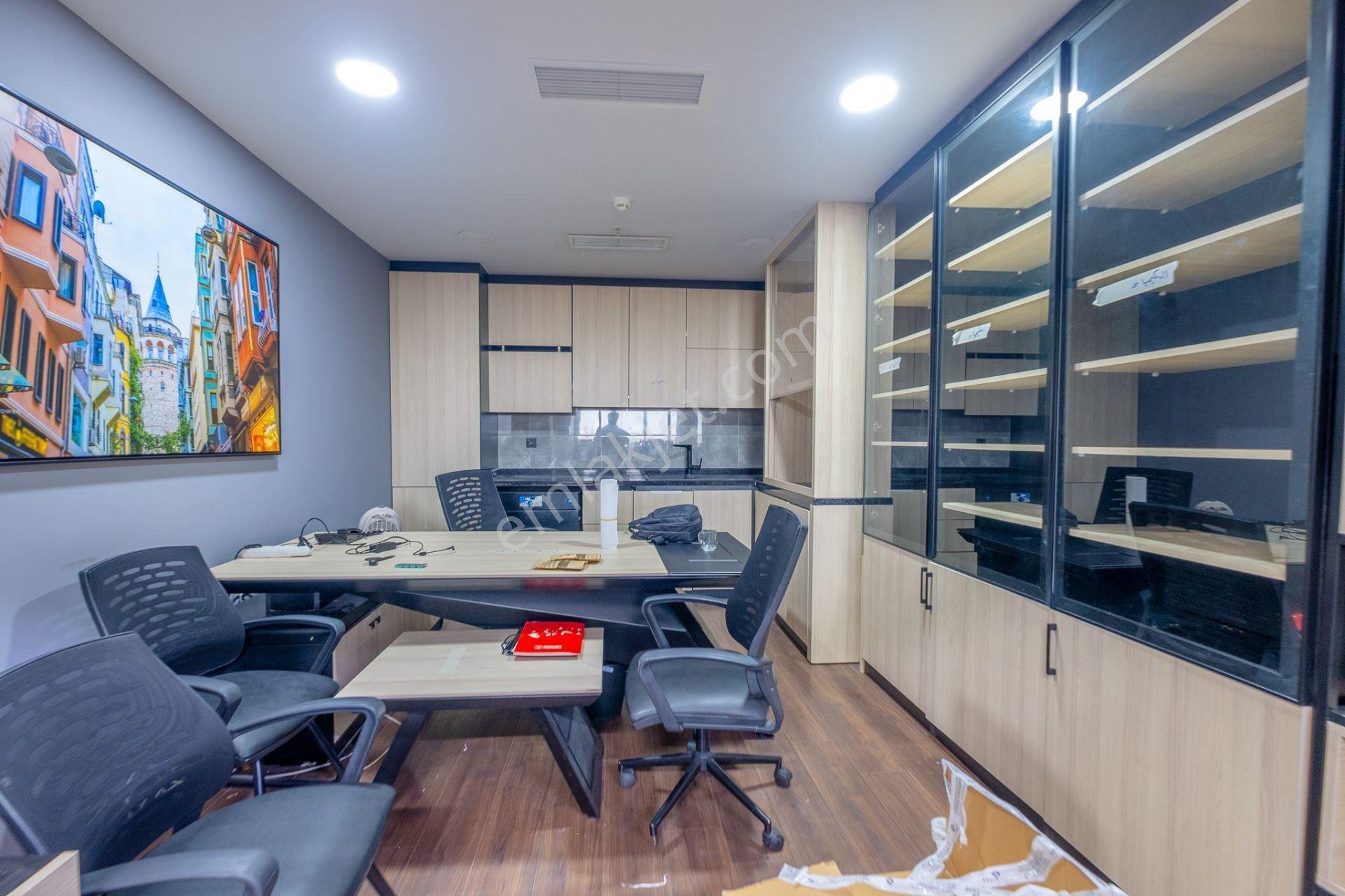 İstoç'da Full Yapılı Kiralık 1000 M2 Tam Kat Plaza - Görsel 12