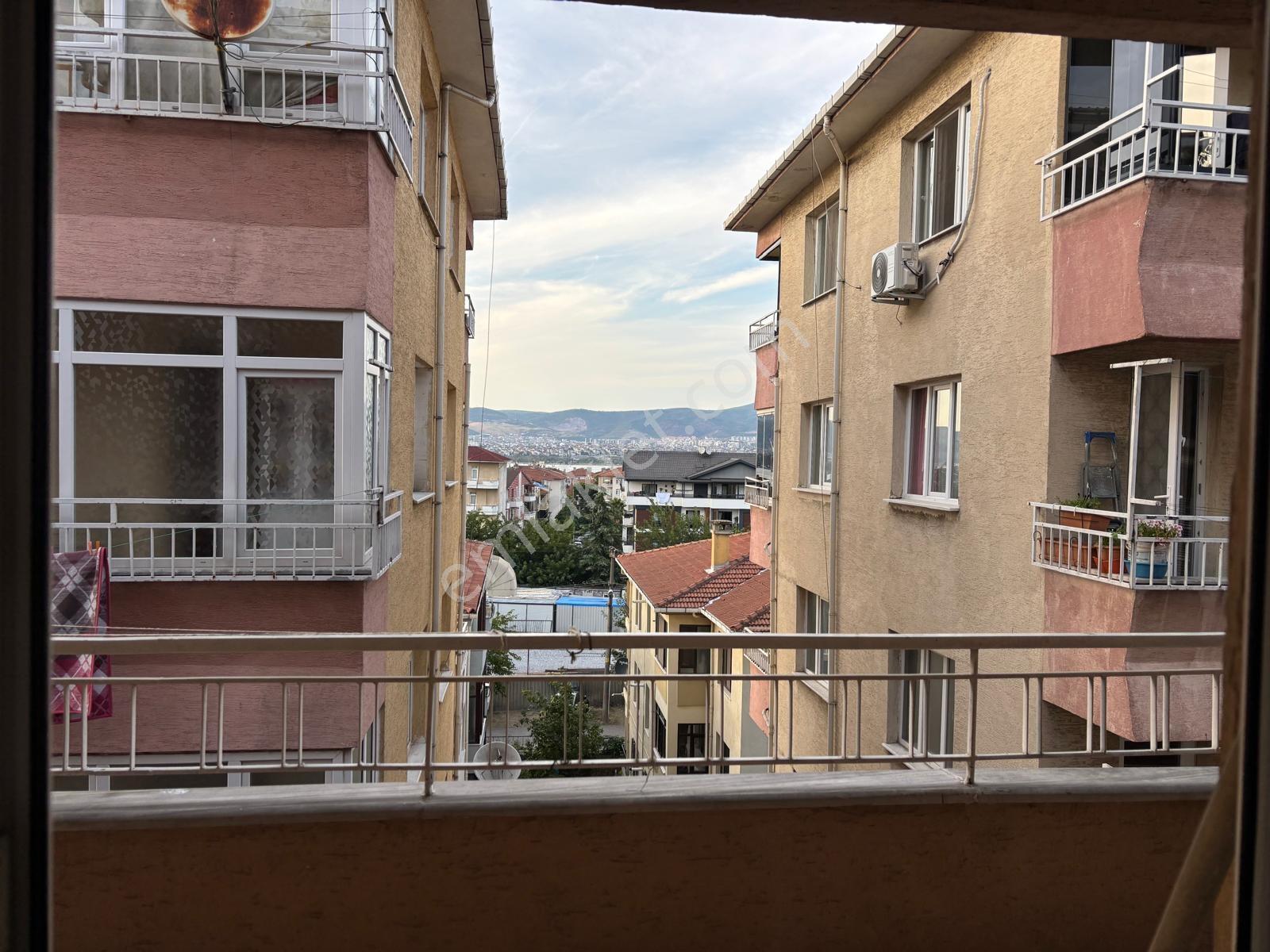 Değirmendere Güzel Konumda Satılık Daire 3+1 - Görsel 4