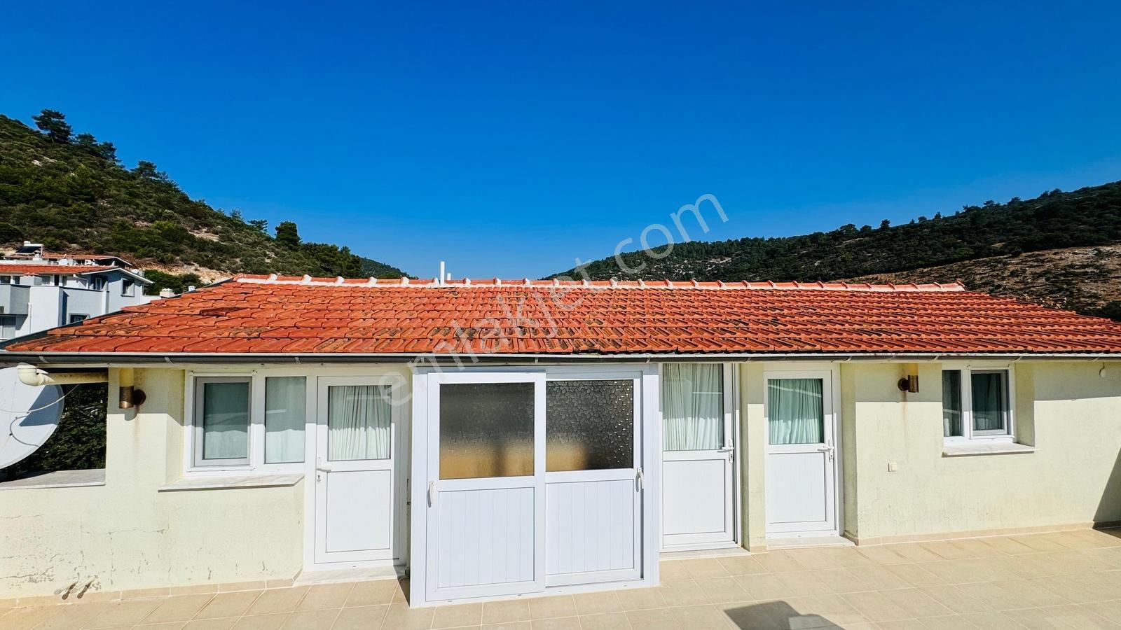 Maydanoz Koyu Denize 720m Gözdem Sitesi'nde 5+1 Satılık Villa - Görsel 9