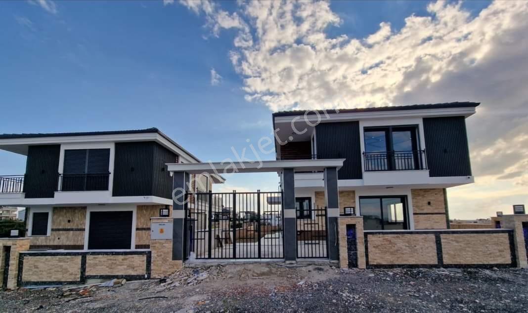 Hisar Mahallesinde Tam Müstakil Villa Çiftçi Grp - Görsel 2