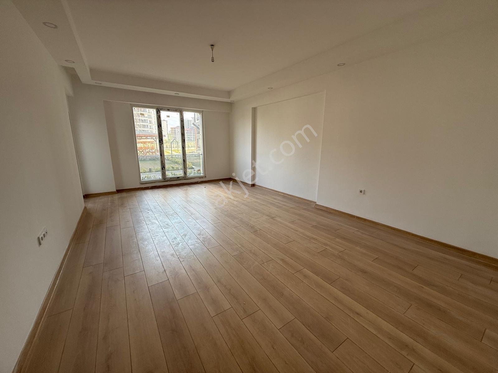 Turyaptan İzsiz Towersda Giriş Kat Havuz Cephe 2+1 Kiralık Daire - Görsel 4