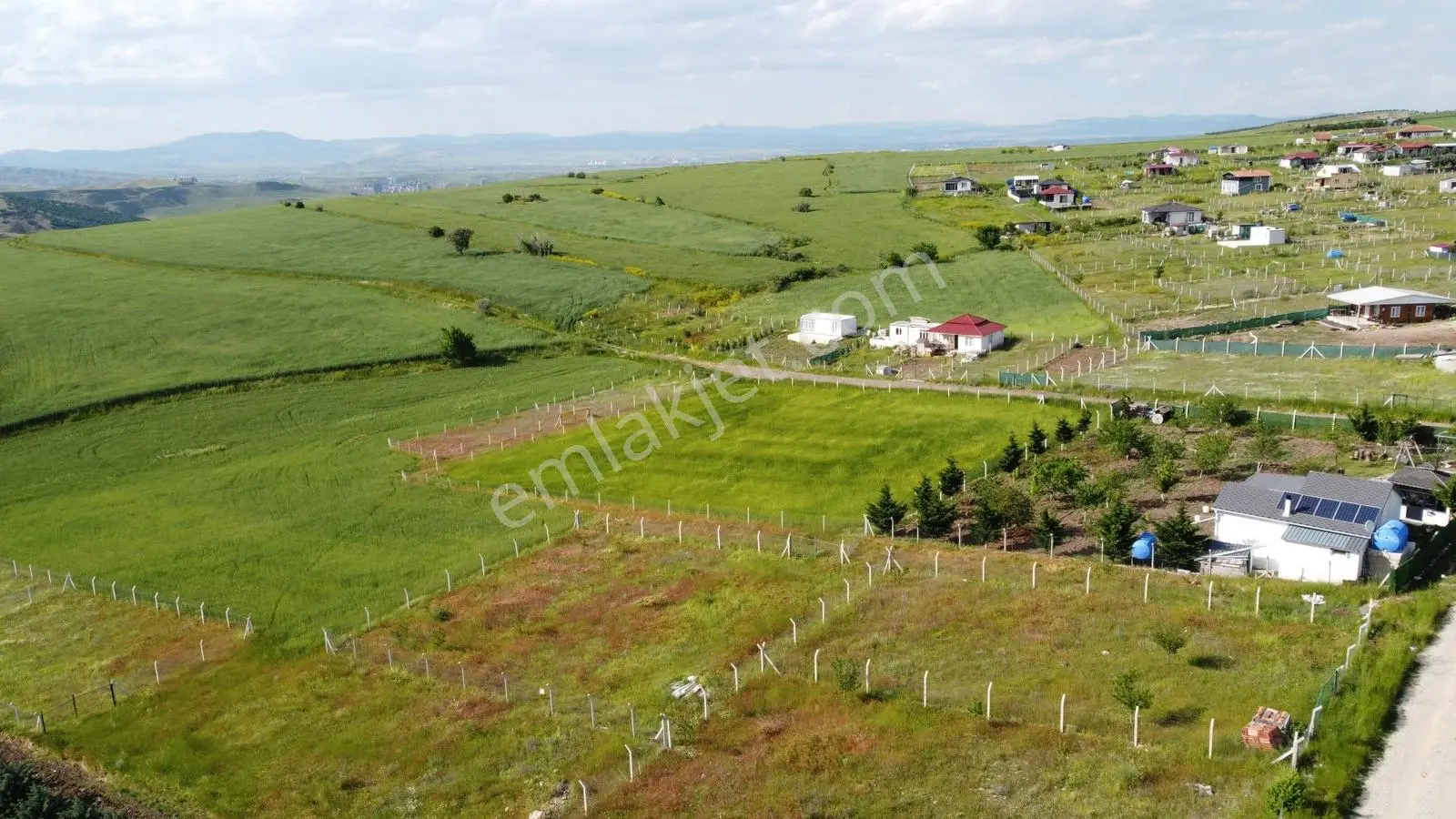 Gicik Te 280 Metre Tapulu Tel Örgülü Manzaralı Bahçe