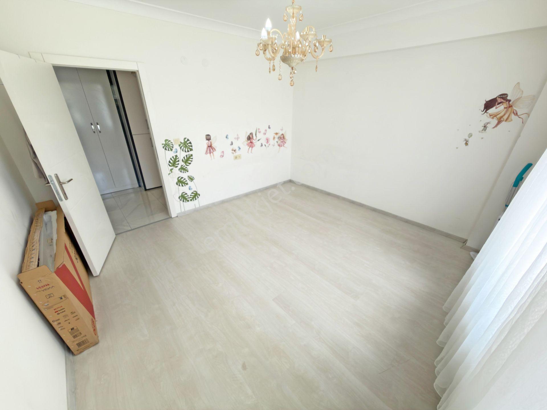 Özçelikler Gayrimenkulden Full Yapılı Orta Katta Köşe Başı Acil Satılık 3+1 Daire - Görsel 21