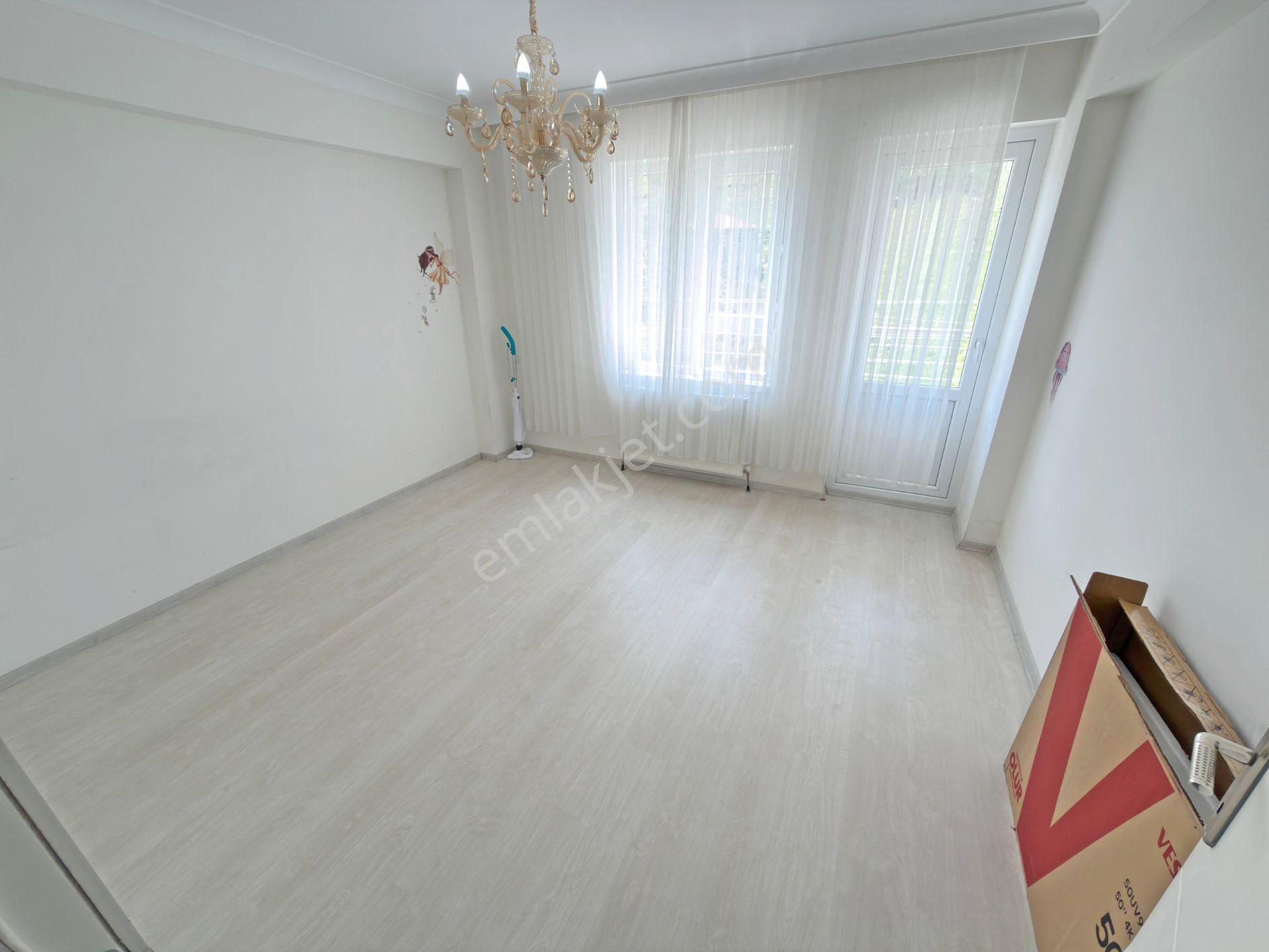 Özçelikler Gayrimenkulden Full Yapılı Orta Katta Köşe Başı Acil Satılık 3+1 Daire - Görsel 16