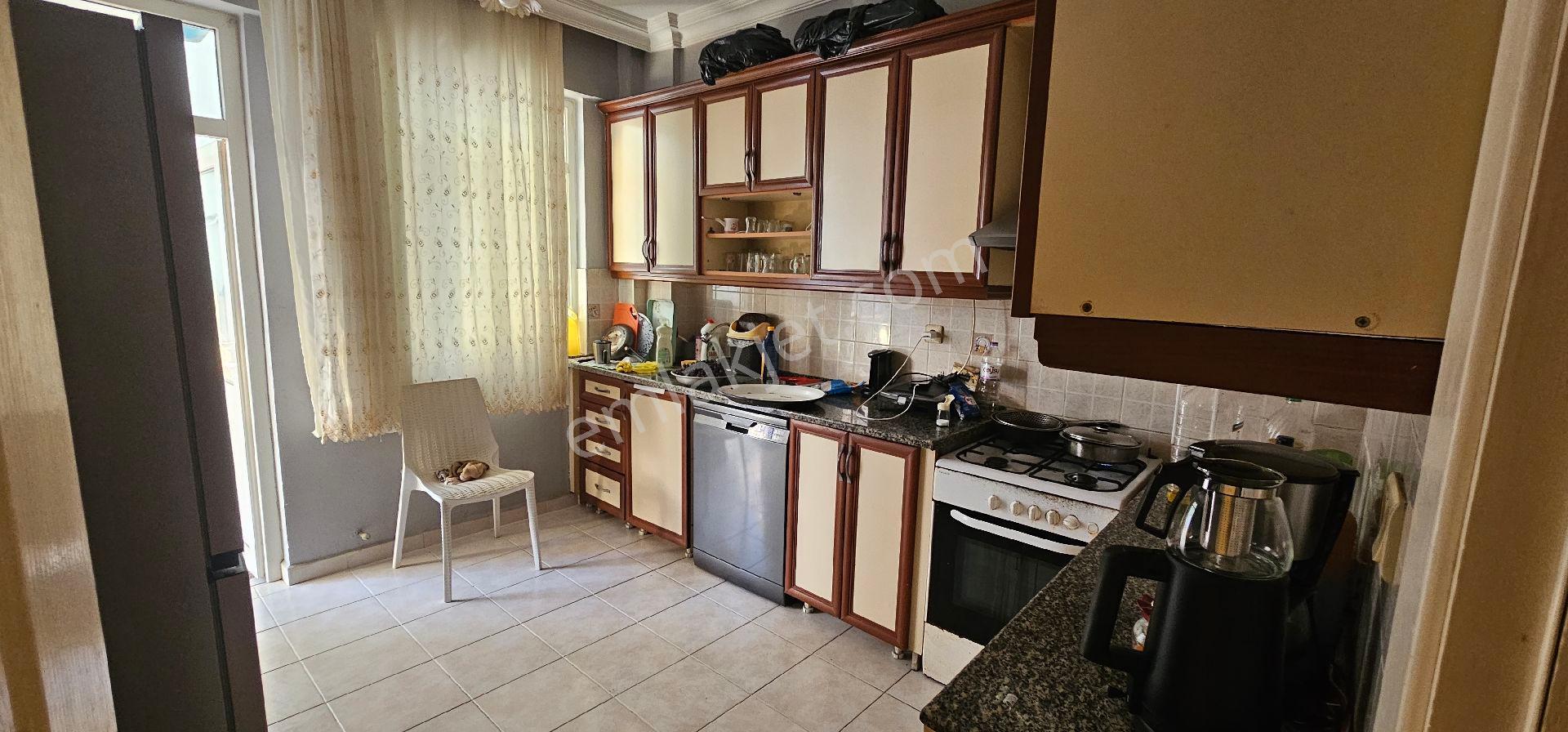Kasaplar Mahallesinde Satılık Arakat,kapalı Mutfak,140 M² Net 3+1 Daire - Görsel 11