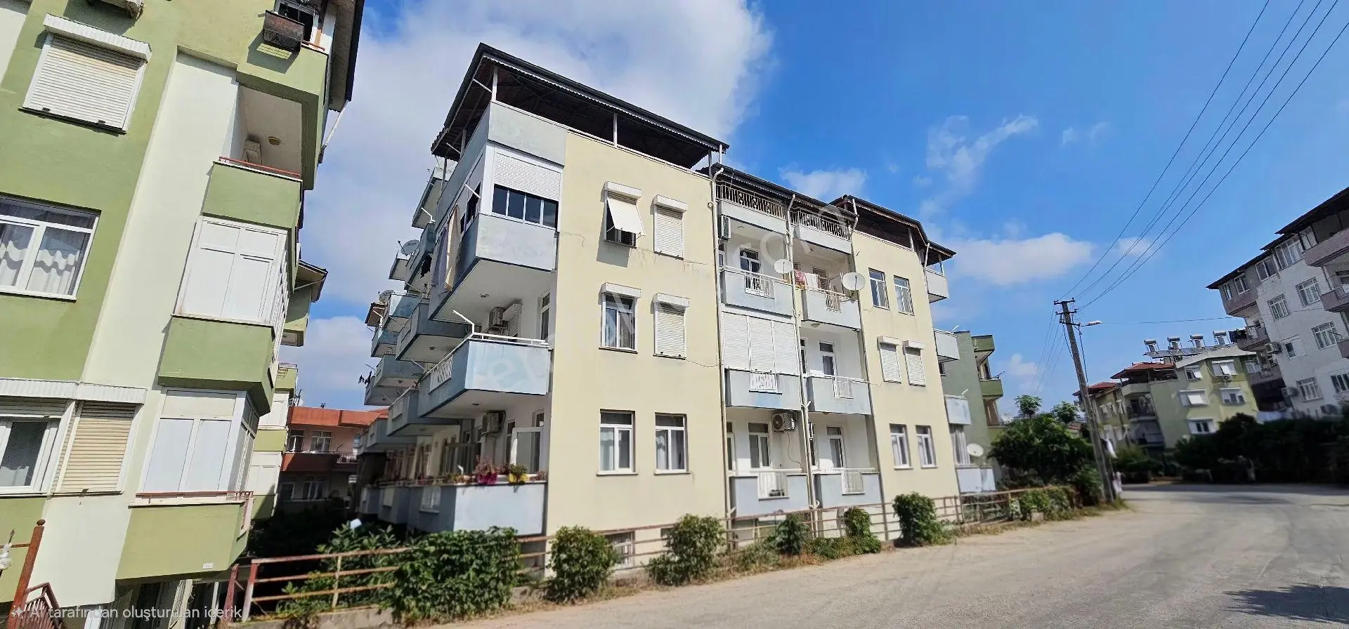 Kasaplar Mahallesinde Satılık Arakat,kapalı Mutfak,140 M² Net 3+1 Daire