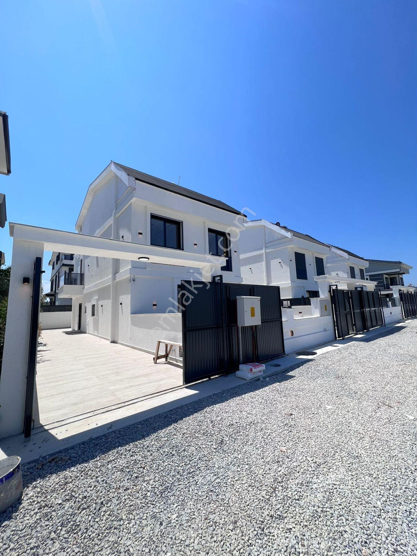 Didim Hisarda Akıllı Sistem 4+1 Kendine Ait Havuzlu Sıfır Villa