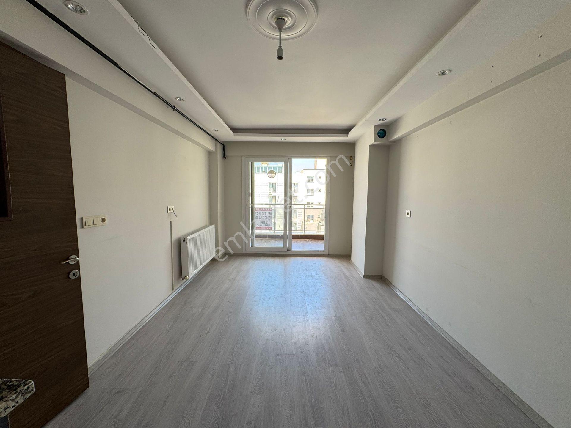 Zeki Emlak'tan Muradiye Mahallesinde Kiralık 2+1 Daire - Görsel 7
