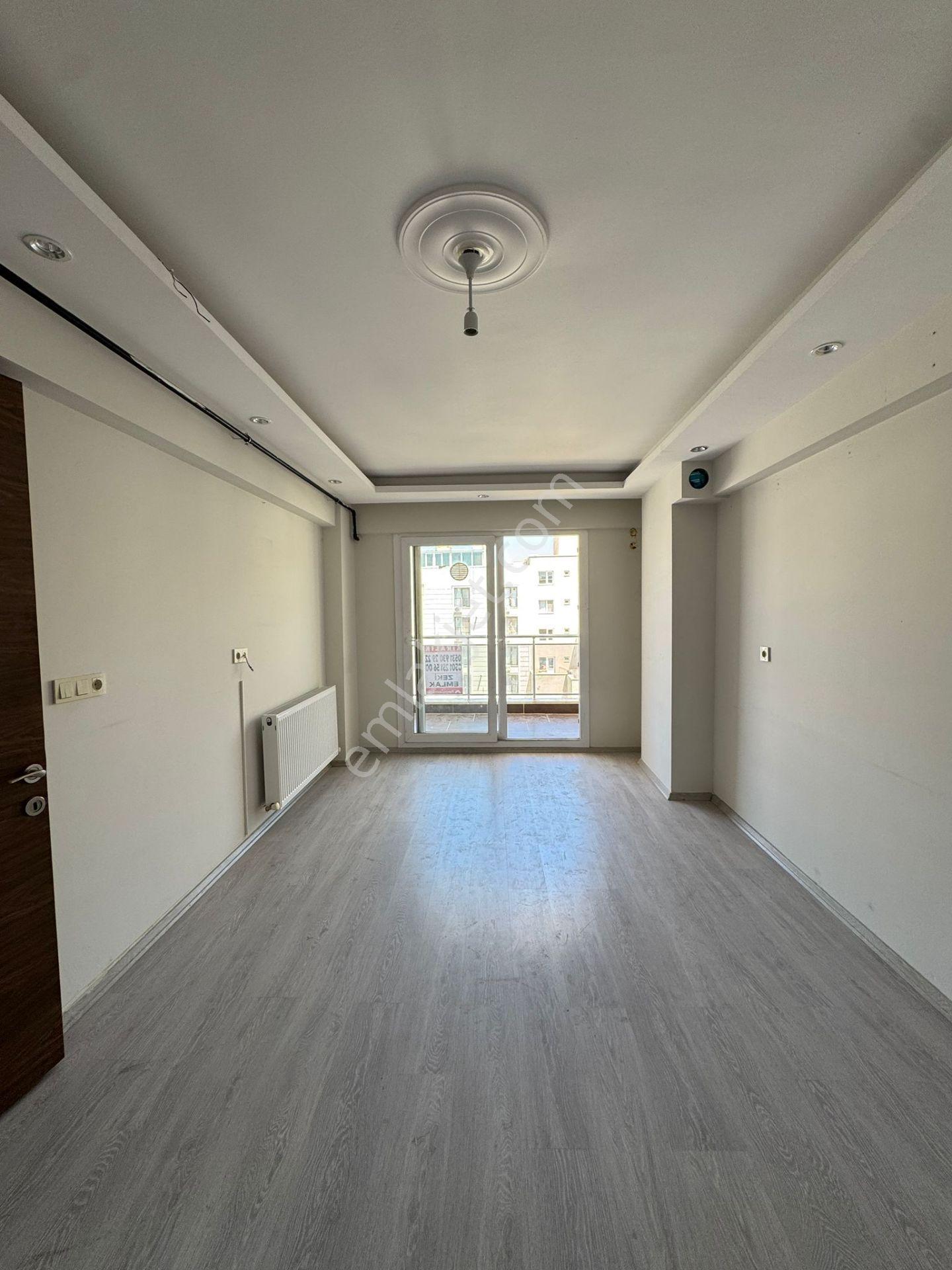 Zeki Emlak'tan Muradiye Mahallesinde Kiralık 2+1 Daire - Görsel 4