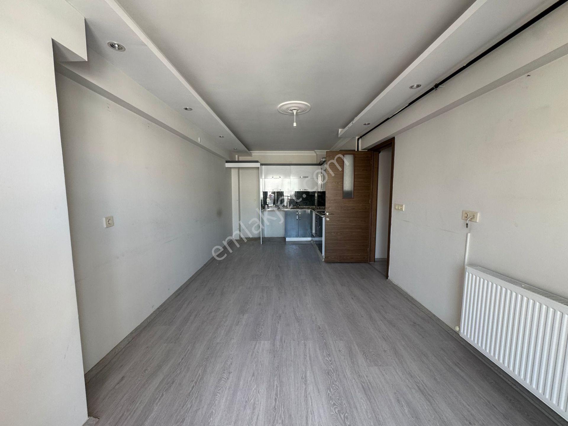 Zeki Emlak'tan Muradiye Mahallesinde Kiralık 2+1 Daire - Görsel 2