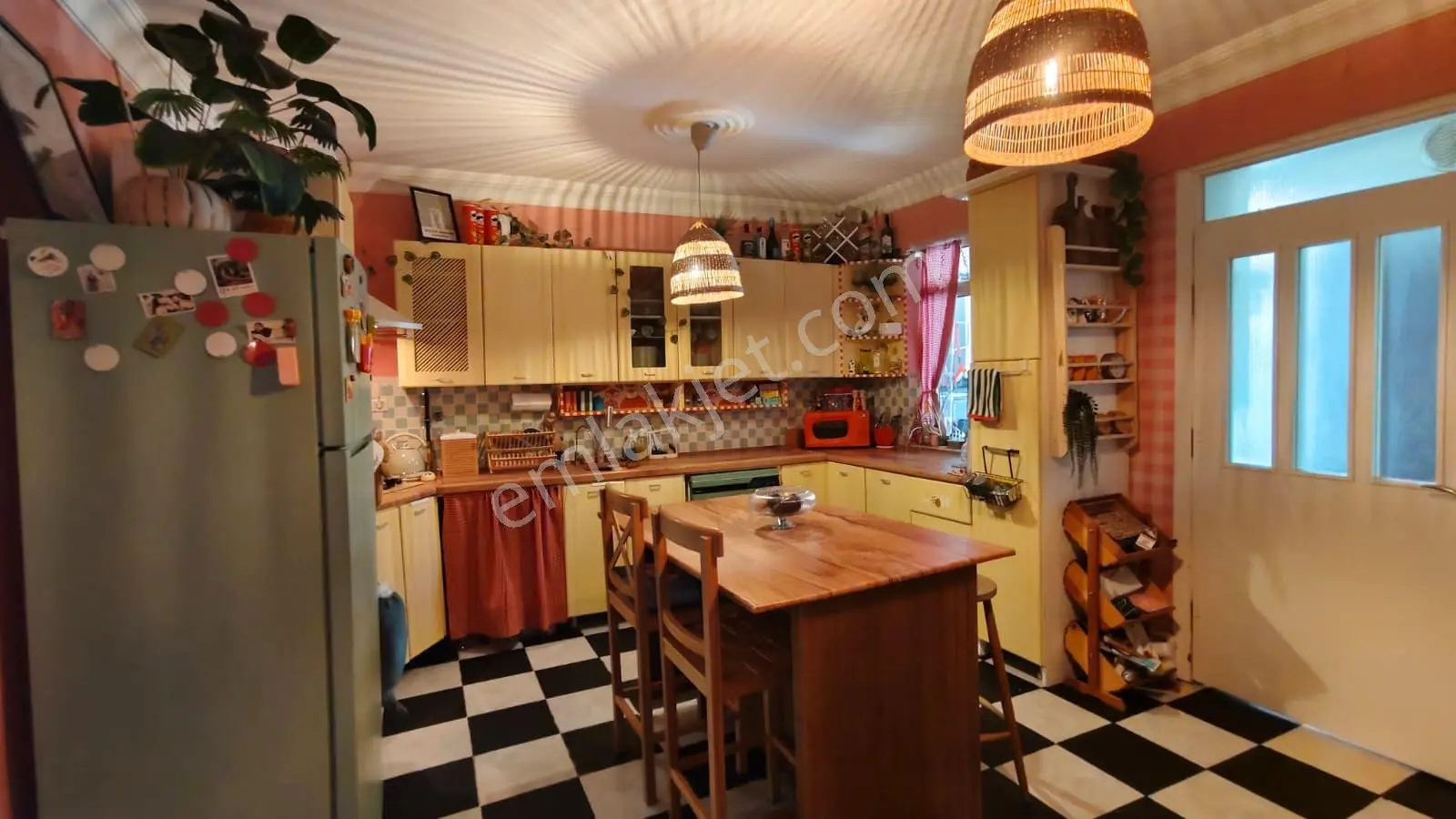 Uşak Kuyucak Mah Geniş Bakımlı Müstakil 3+2 Villa Satılık - Görsel 3