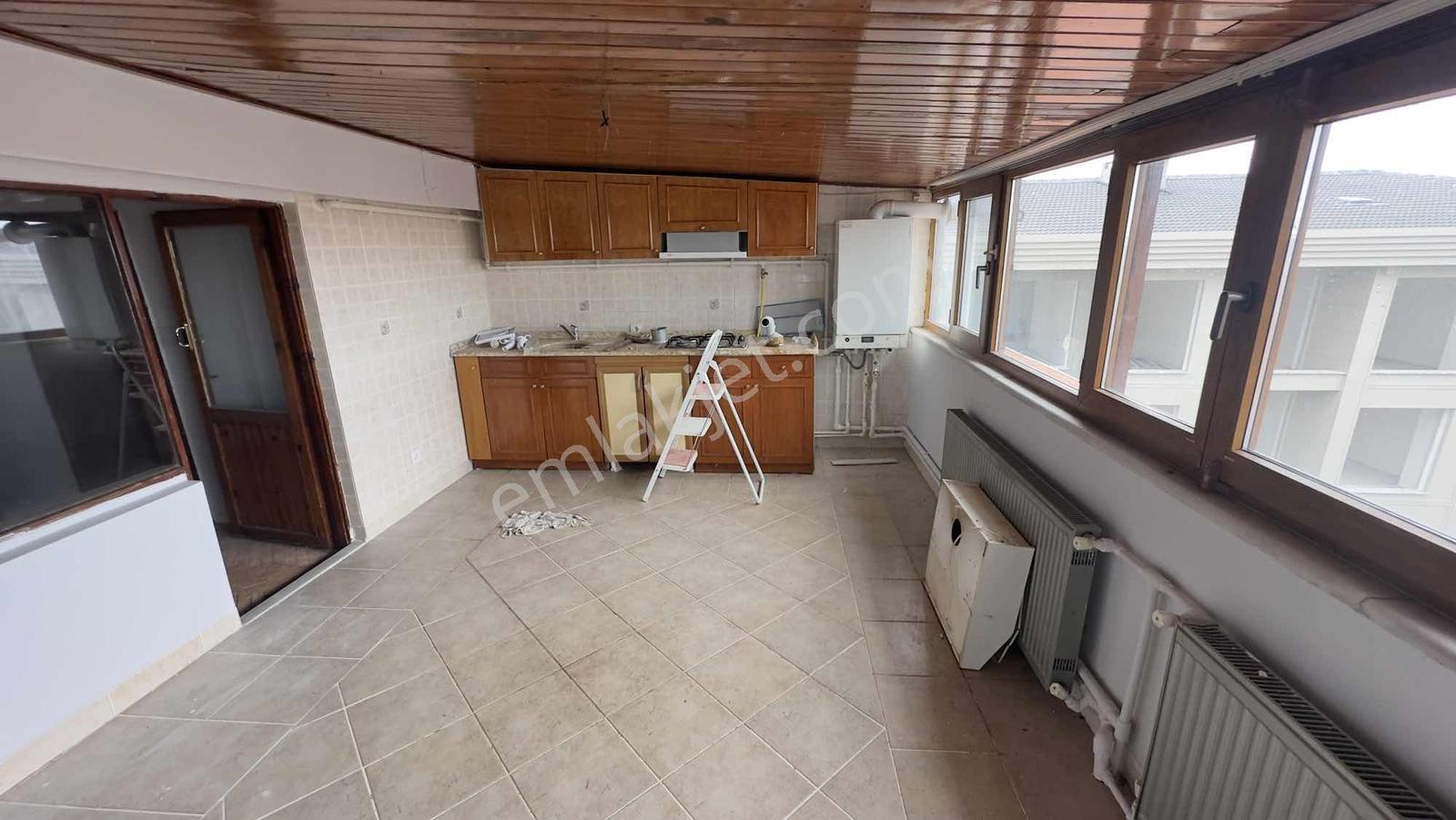 Bahçelievler Kiralık Dubleks Teraslı Aileye Uygun Daire - Görsel 3