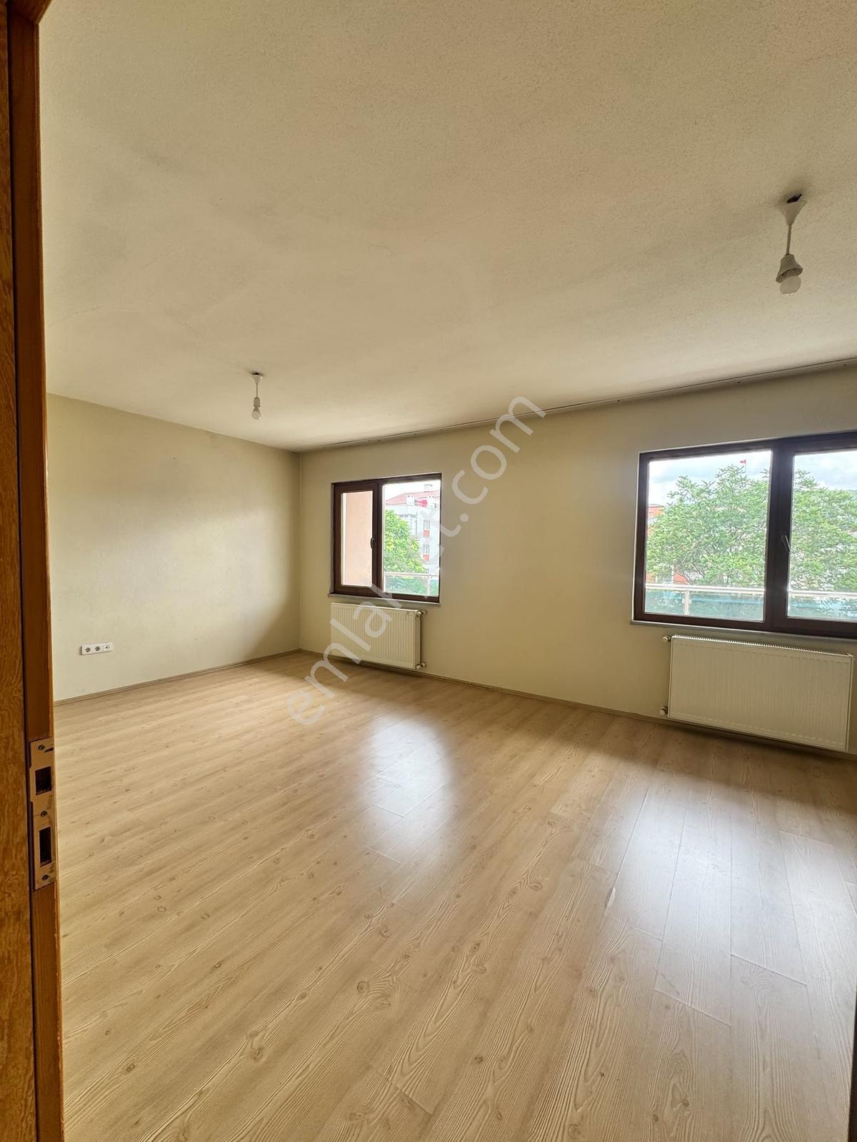 Hürriyet Mahallesi Merkezde Geniş Kiralık 2+1 Daire - Görsel 8