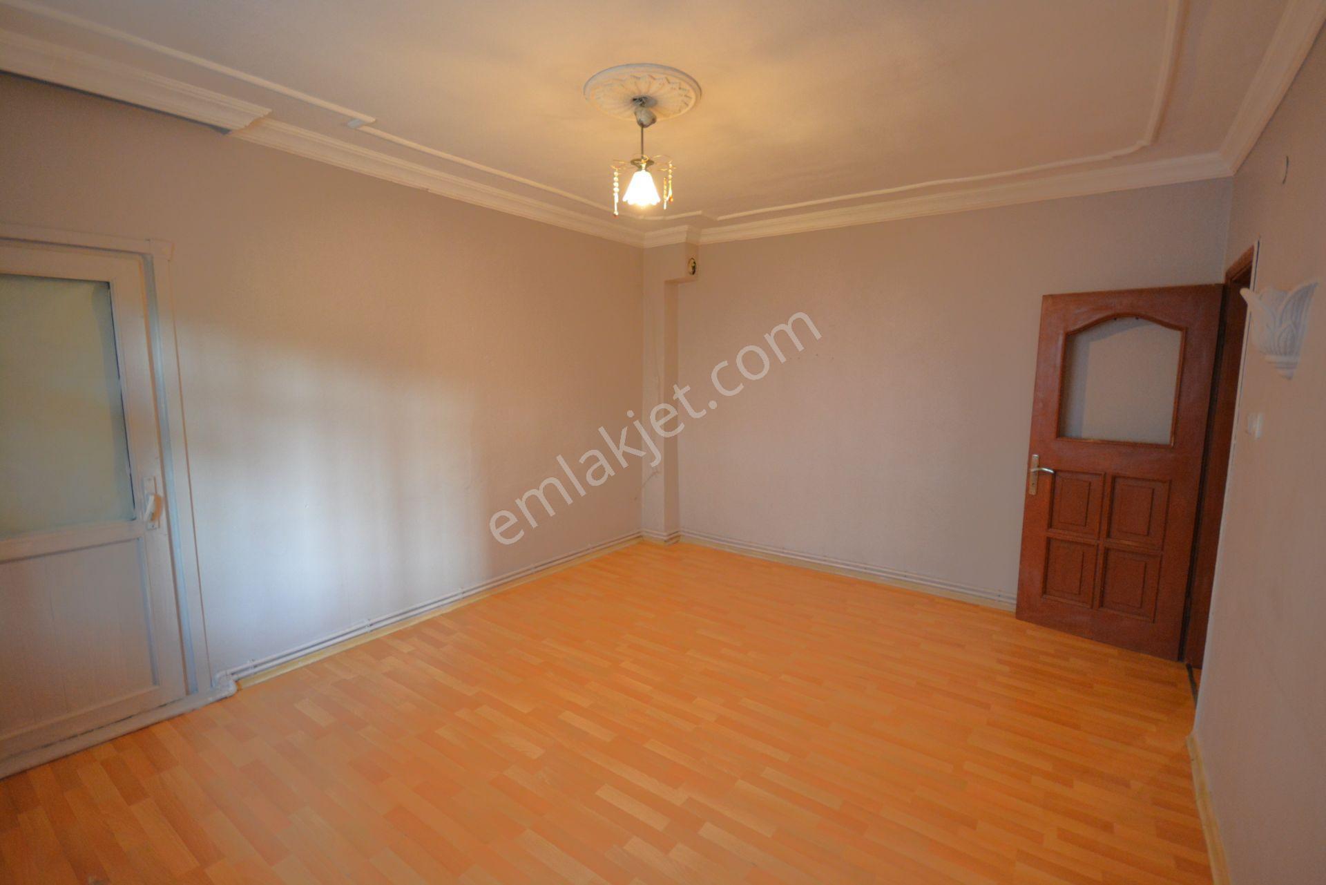 Kiralık 80 M2 Balkonlu Merkezi Konumda 2+1 Daire - Görsel 8