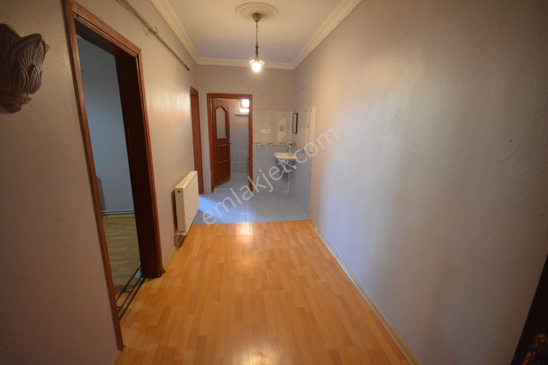 Kiralık 80 M2 Balkonlu Merkezi Konumda 2+1 Daire - Görsel 5