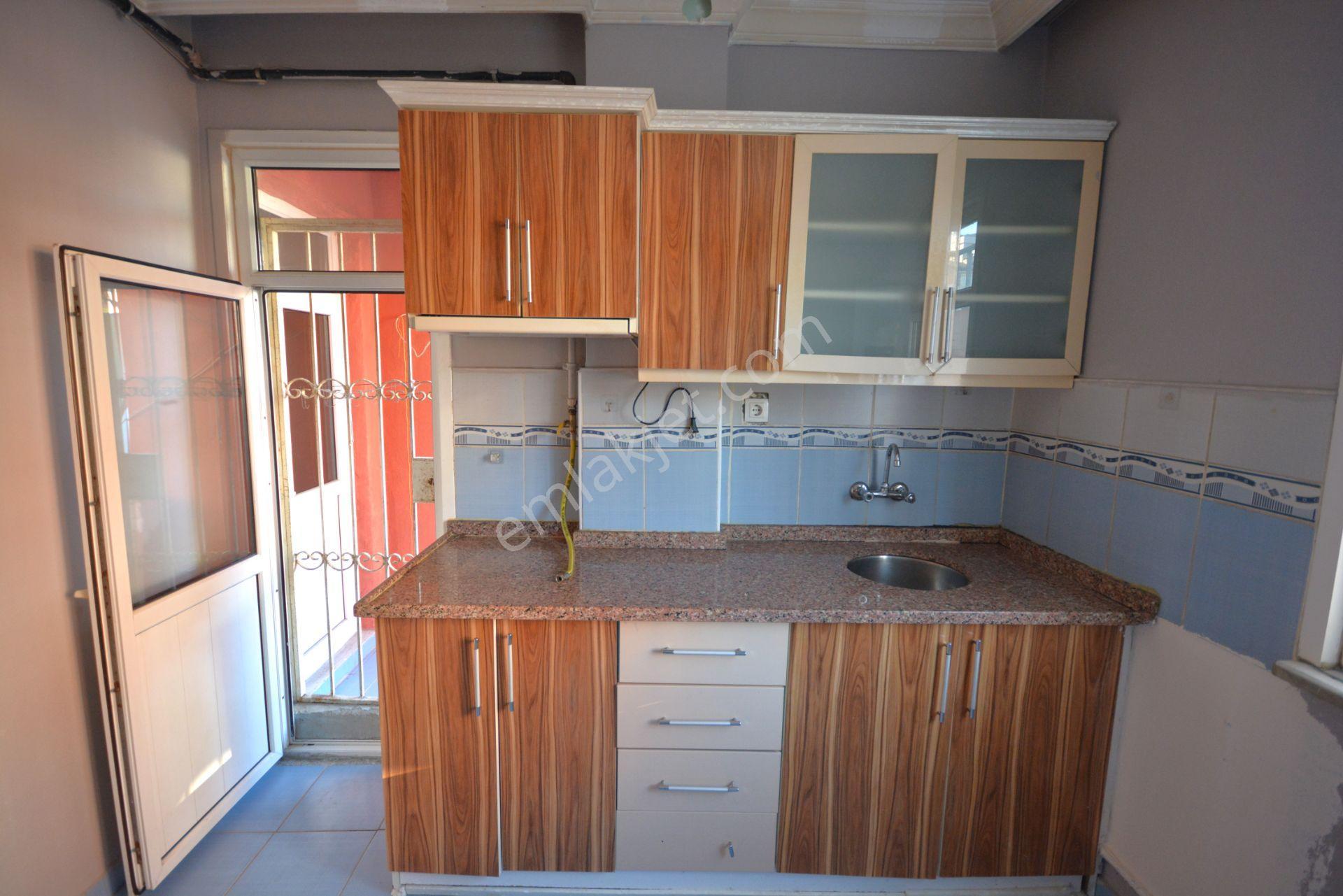 Kiralık 80 M2 Balkonlu Merkezi Konumda 2+1 Daire - Görsel 13