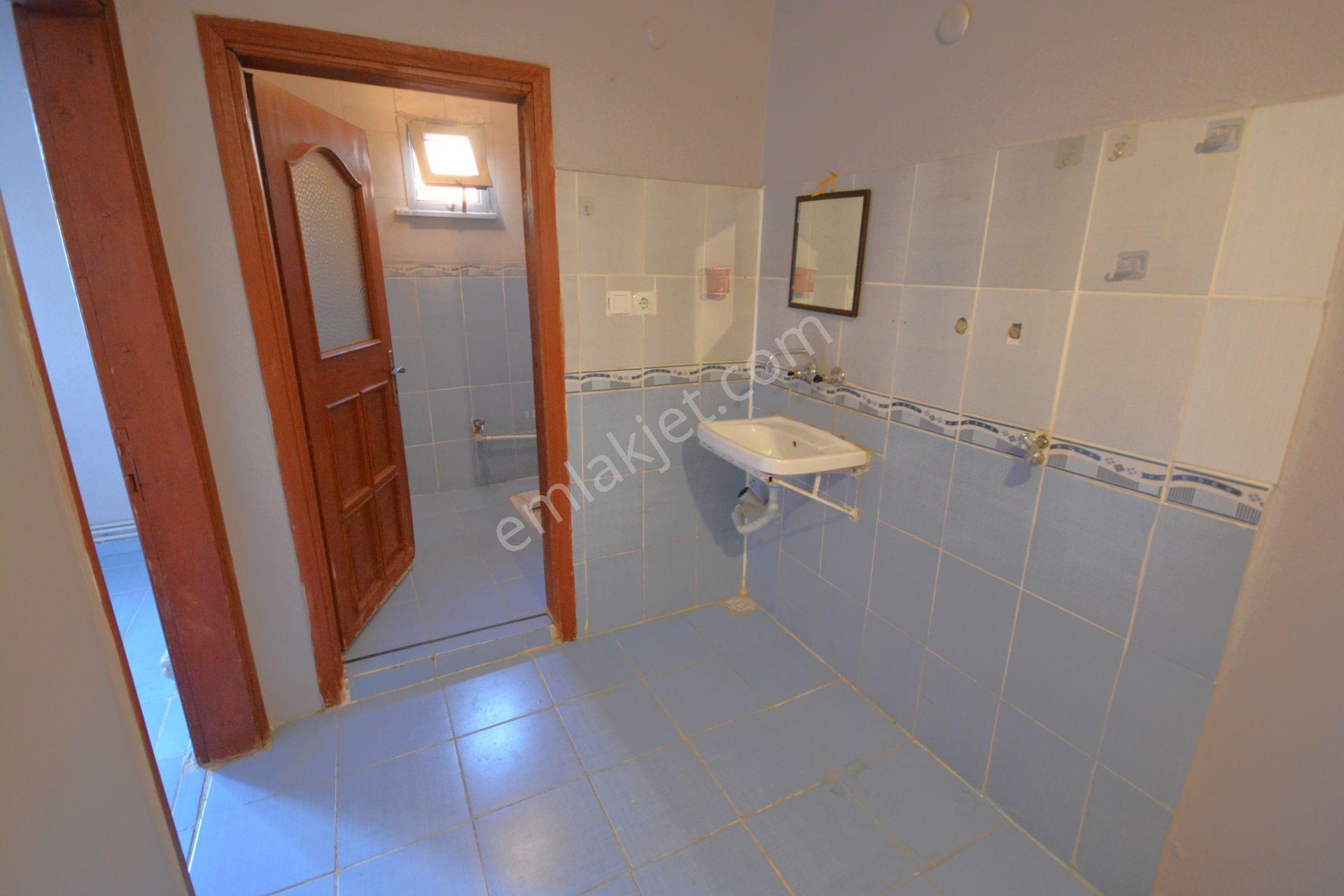 Kiralık 80 M2 Balkonlu Merkezi Konumda 2+1 Daire - Görsel 19