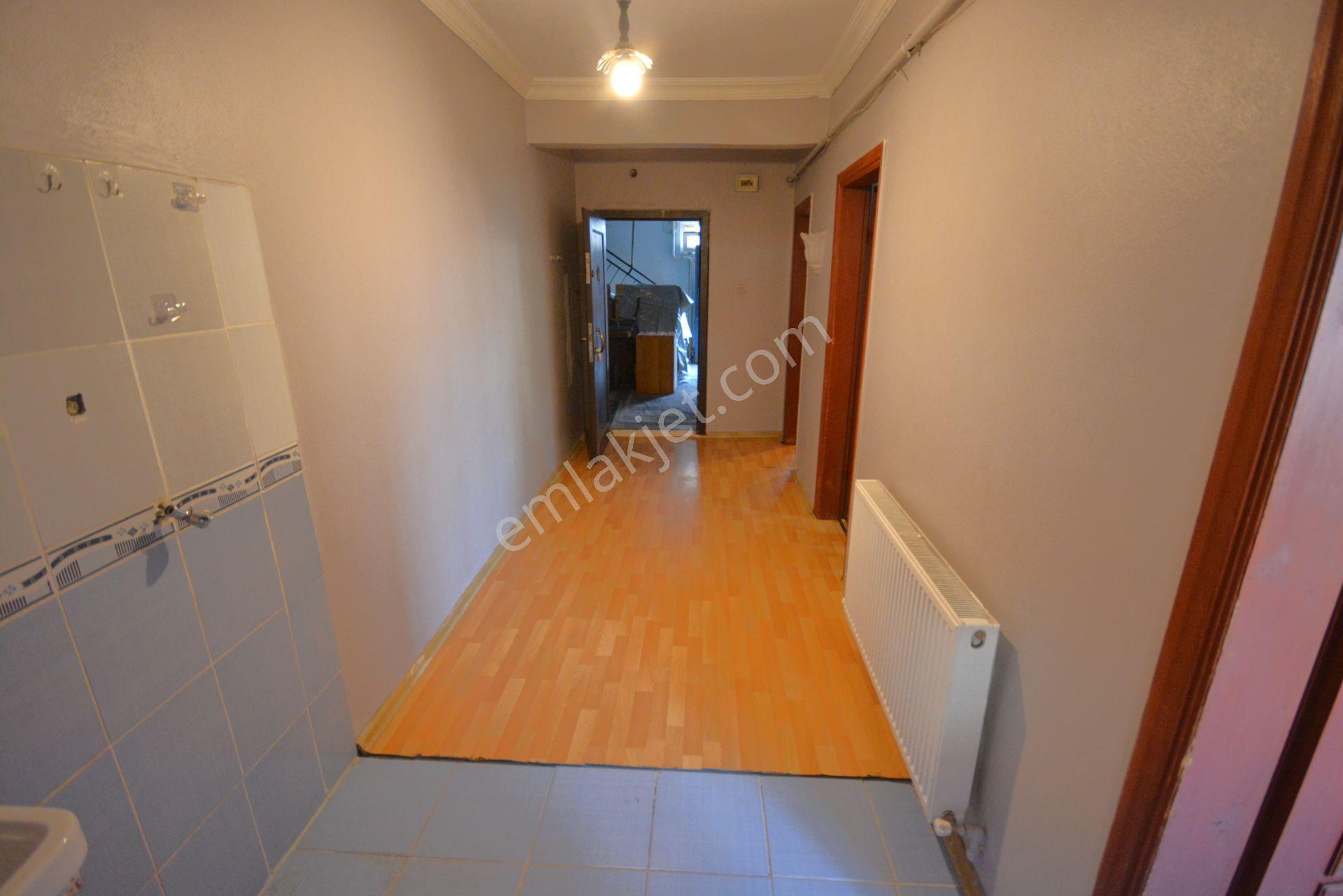 Kiralık 80 M2 Balkonlu Merkezi Konumda 2+1 Daire - Görsel 12