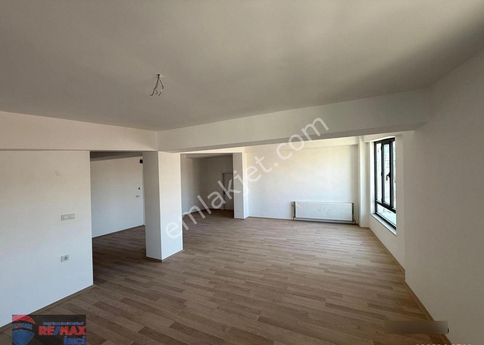 Re/max İnci'den Paşaalanı Mahallesi'nde Prestijli Komple Kiralık Bina - Görsel 26