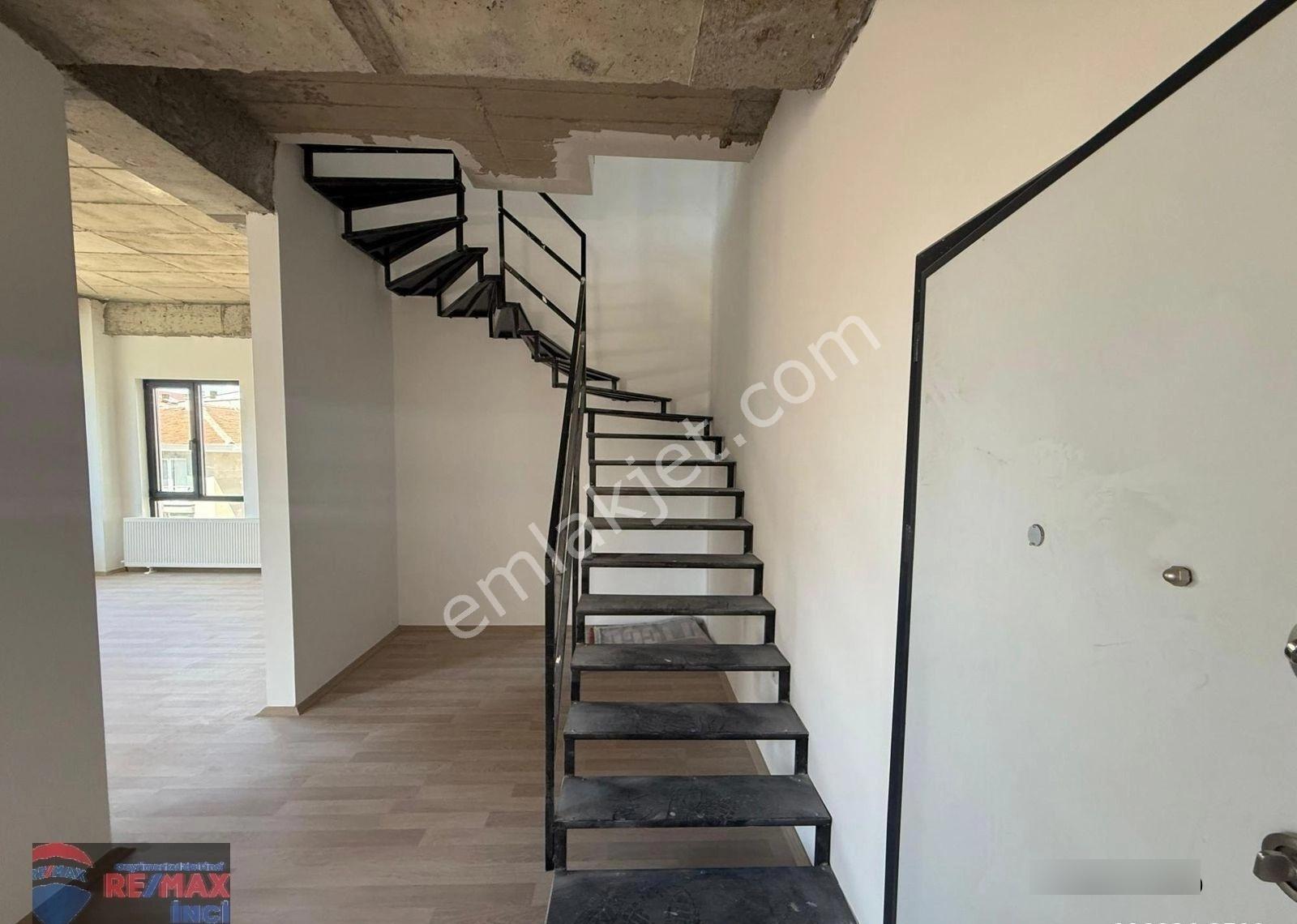 Re/max İnci'den Paşaalanı Mahallesi'nde Prestijli Komple Kiralık Bina - Görsel 30