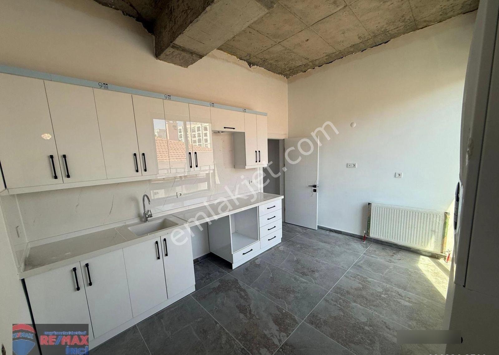 Re/max İnci'den Paşaalanı Mahallesi'nde Prestijli Komple Kiralık Bina - Görsel 16