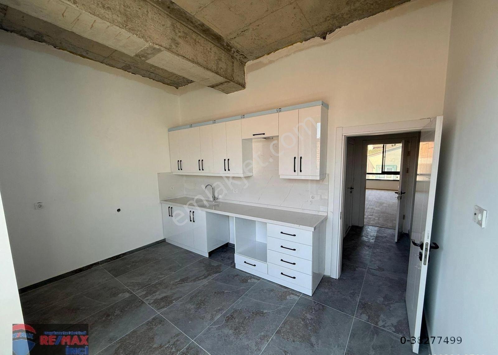 Re/max İnci'den Paşaalanı Mahallesi'nde Prestijli Komple Kiralık Bina - Görsel 2