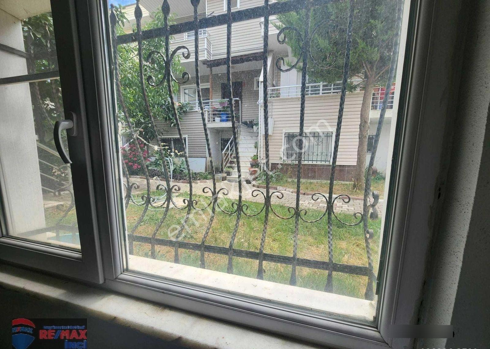 Re/max İnci'den Edremit Ülkü Yolunda Satılık 6+1 Tripleks Villa - Görsel 14