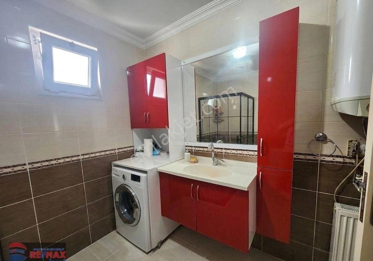 Re/max İnci'den Edremit Ülkü Yolunda Satılık 6+1 Tripleks Villa - Görsel 31