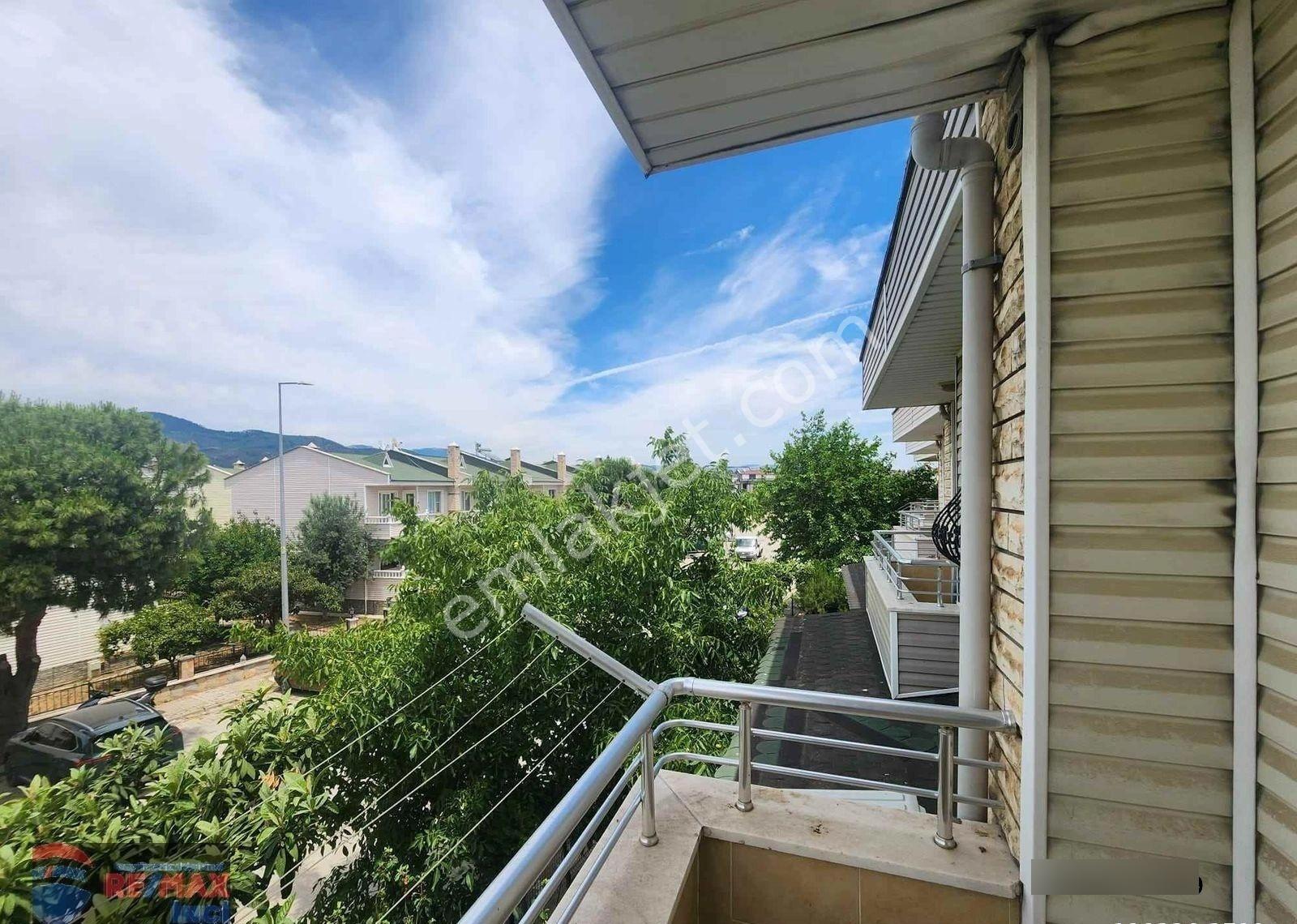 Re/max İnci'den Edremit Ülkü Yolunda Satılık 6+1 Tripleks Villa - Görsel 4