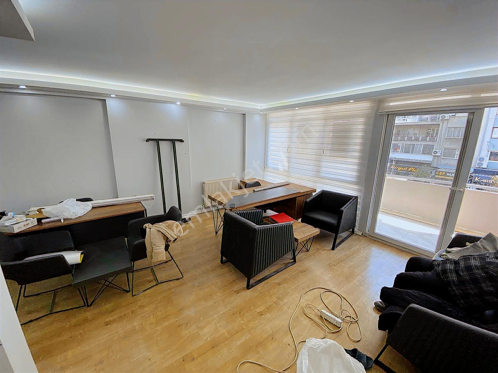 İnönü Caddesının En Prestijli Yerinde Eşyalı Kiralık Ofis - Görsel 3