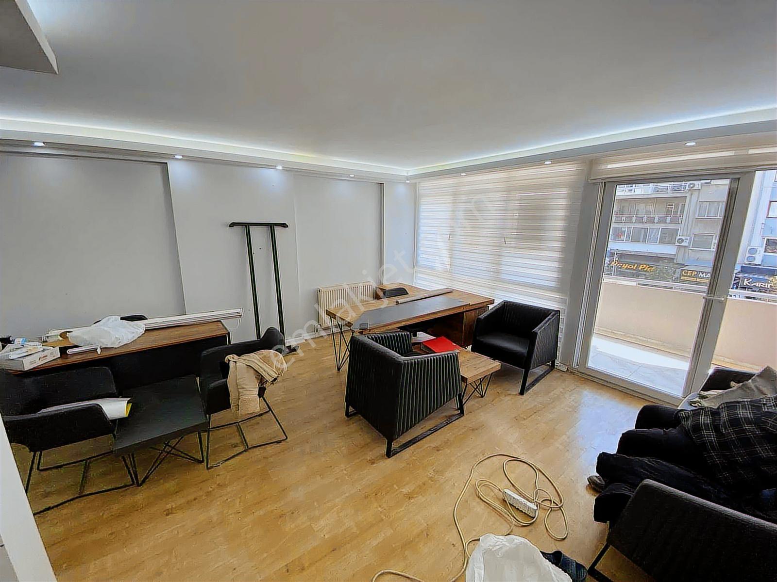 İnönü Caddesının En Prestijli Yerinde Eşyalı Kiralık Ofis - Görsel 33