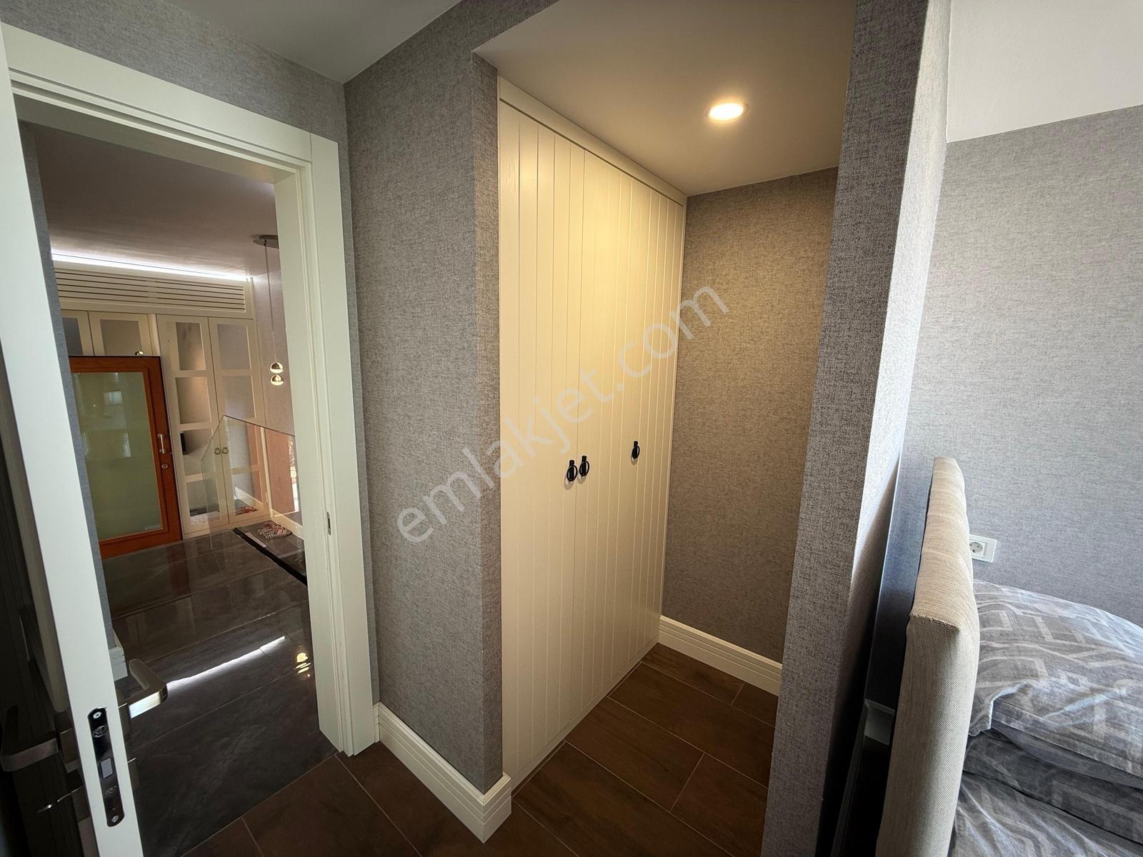 Silivride Denize Sıfır Manzaralı Prestijli Villa Ve Müştemilatı - Görsel 28