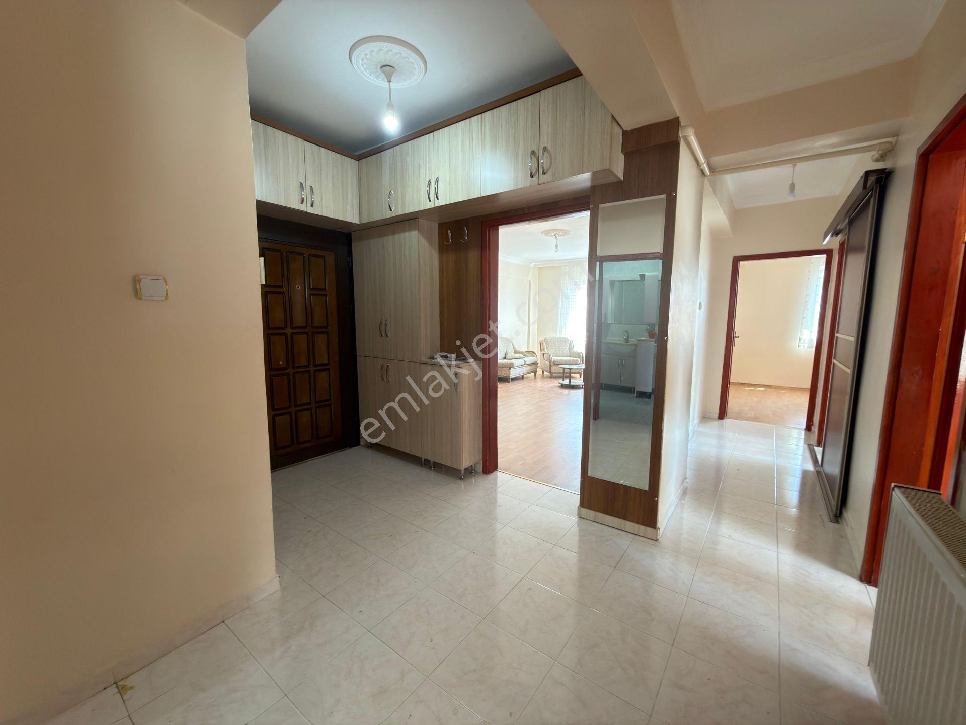 Turyap'tan Çaldıran Mah 507 Sokak 3+1 1. Kat Kiralık - Görsel 13